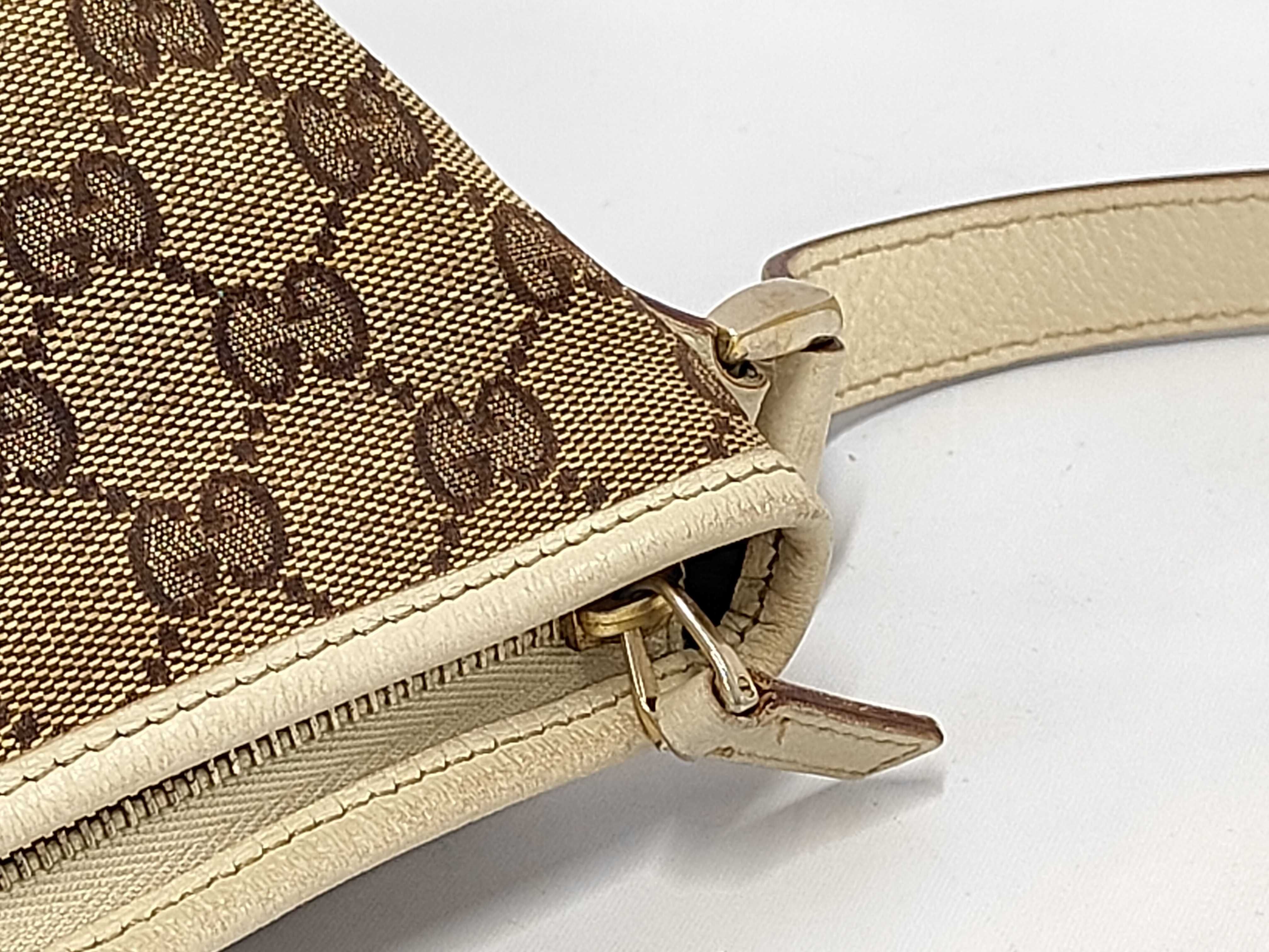 GG Canvas 131326 Shoulder Bag — view 7
