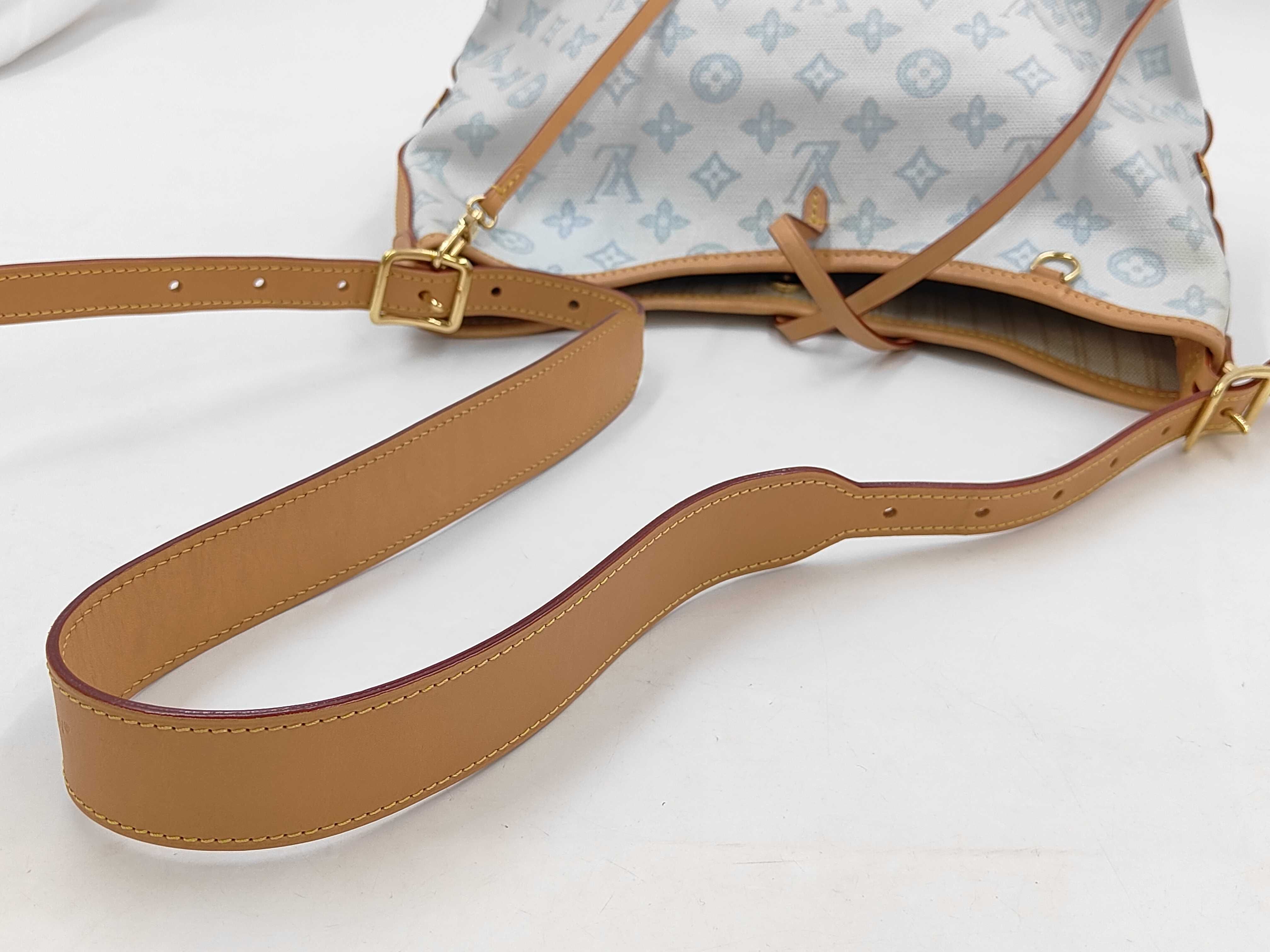 LV Louis Vuitton Light Blue Carryall Bag — view 3