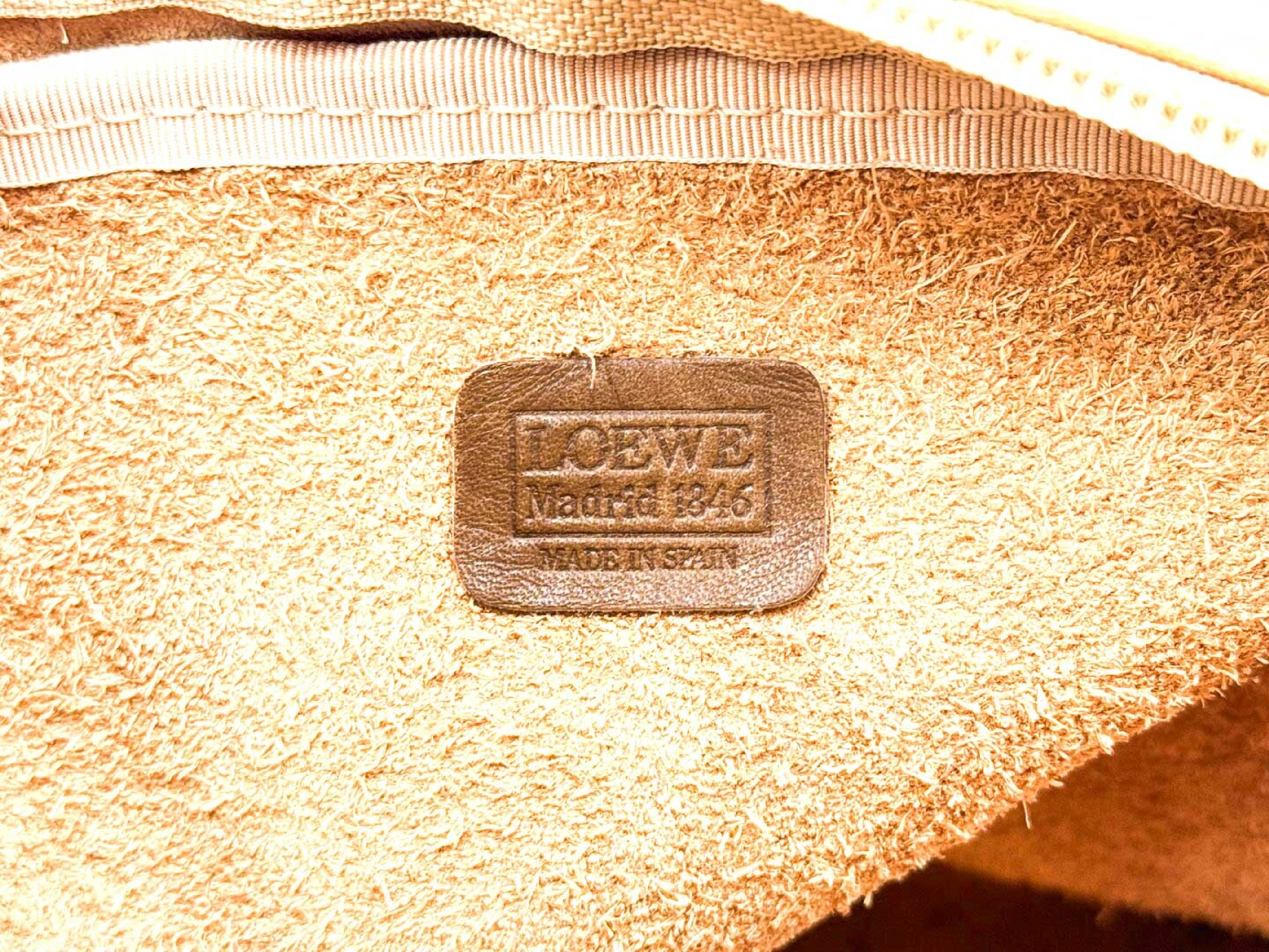 Anagram Gold Hardware Leather Shoulder Bag — view 10