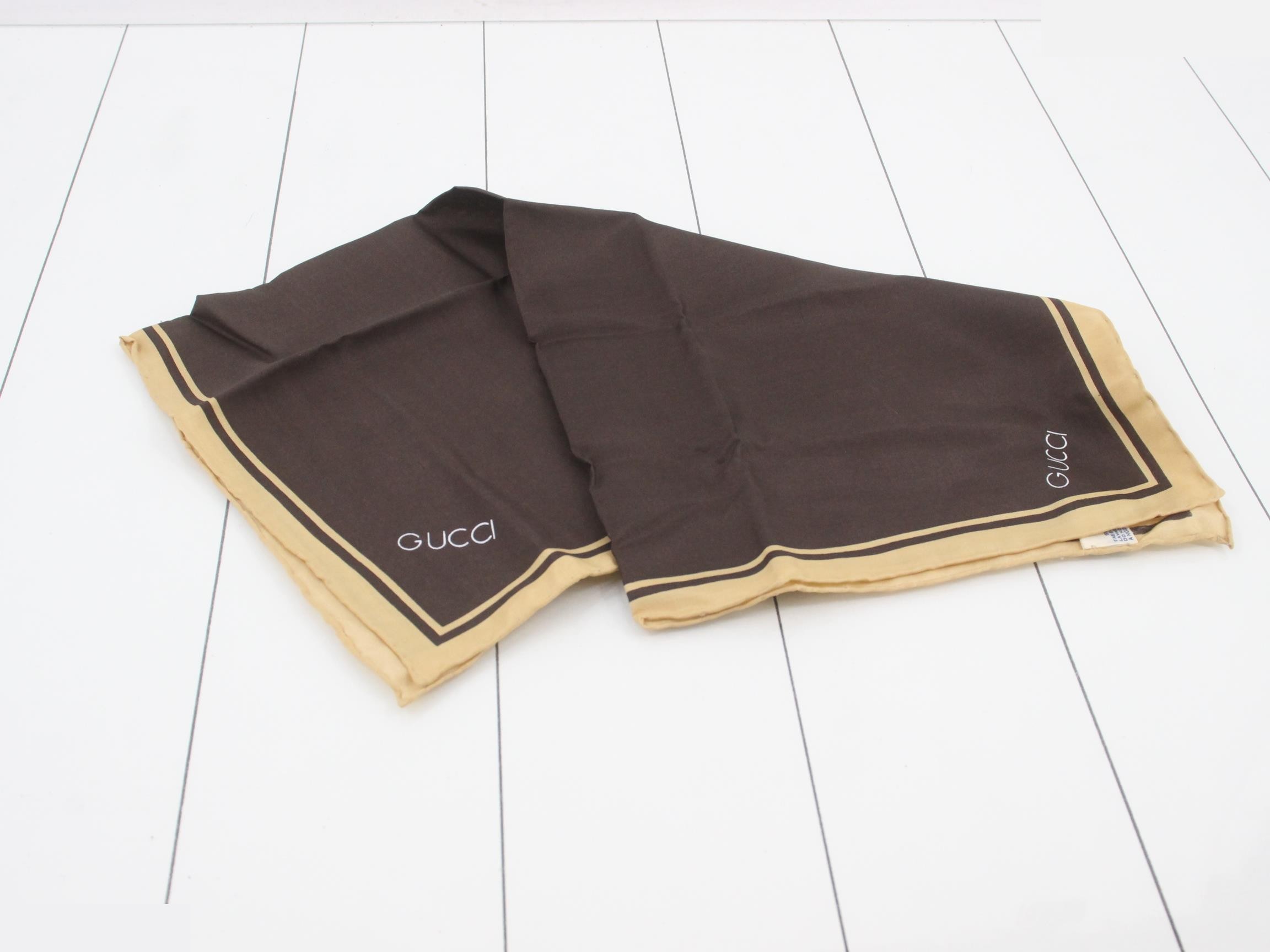 Unused Gucci scarf, vintage, with box. — view 2