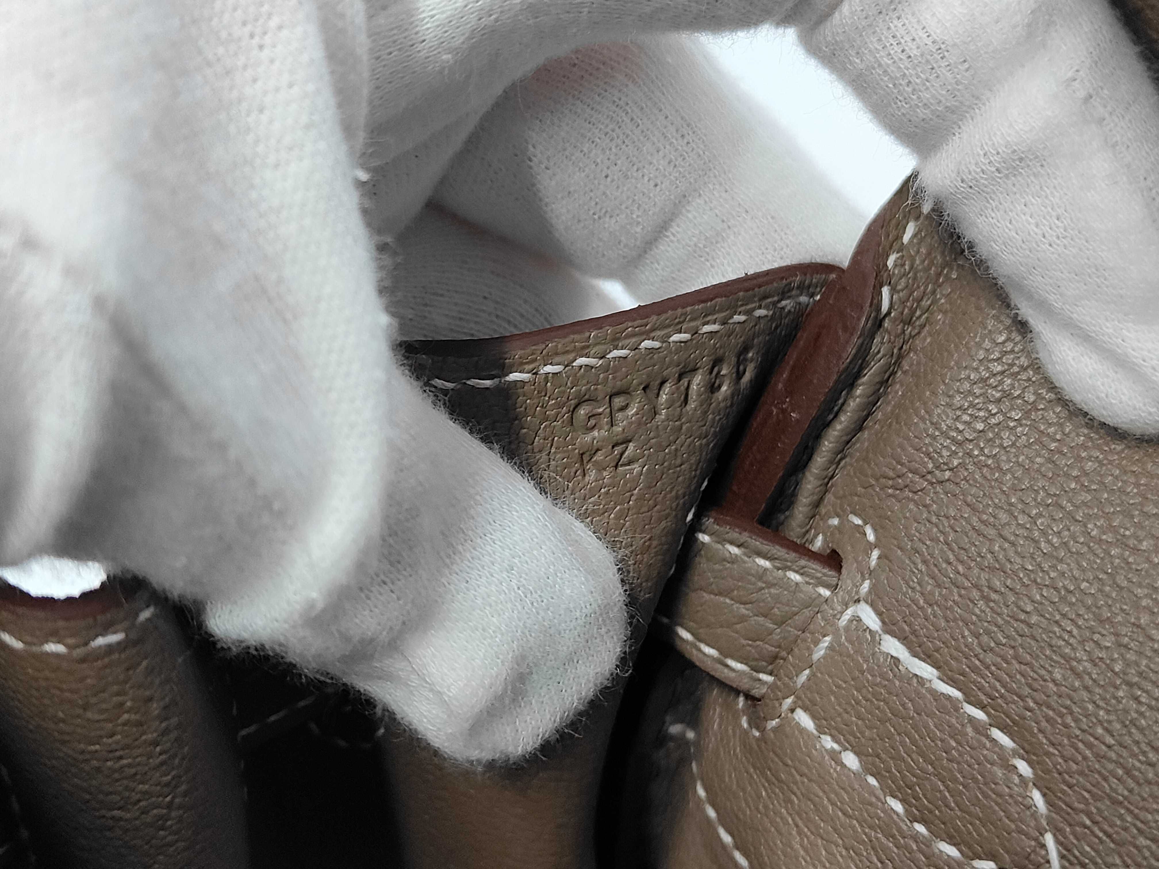 Birkin 25 Togo Etoupe Silver Hardware G Stamp Handbag — view 11