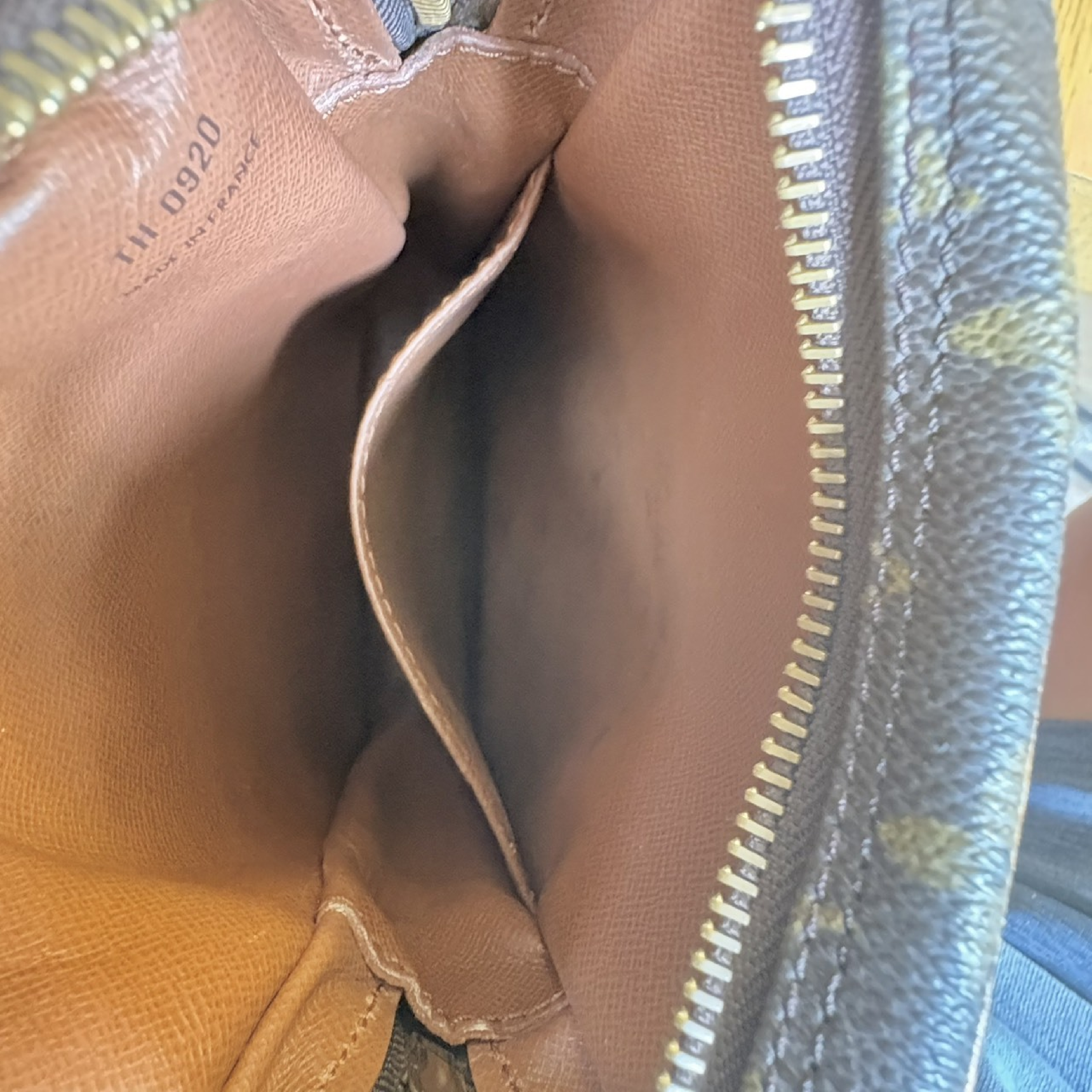 Monogram Amazon M45236 TH0920 Shoulder Bag — view 11
