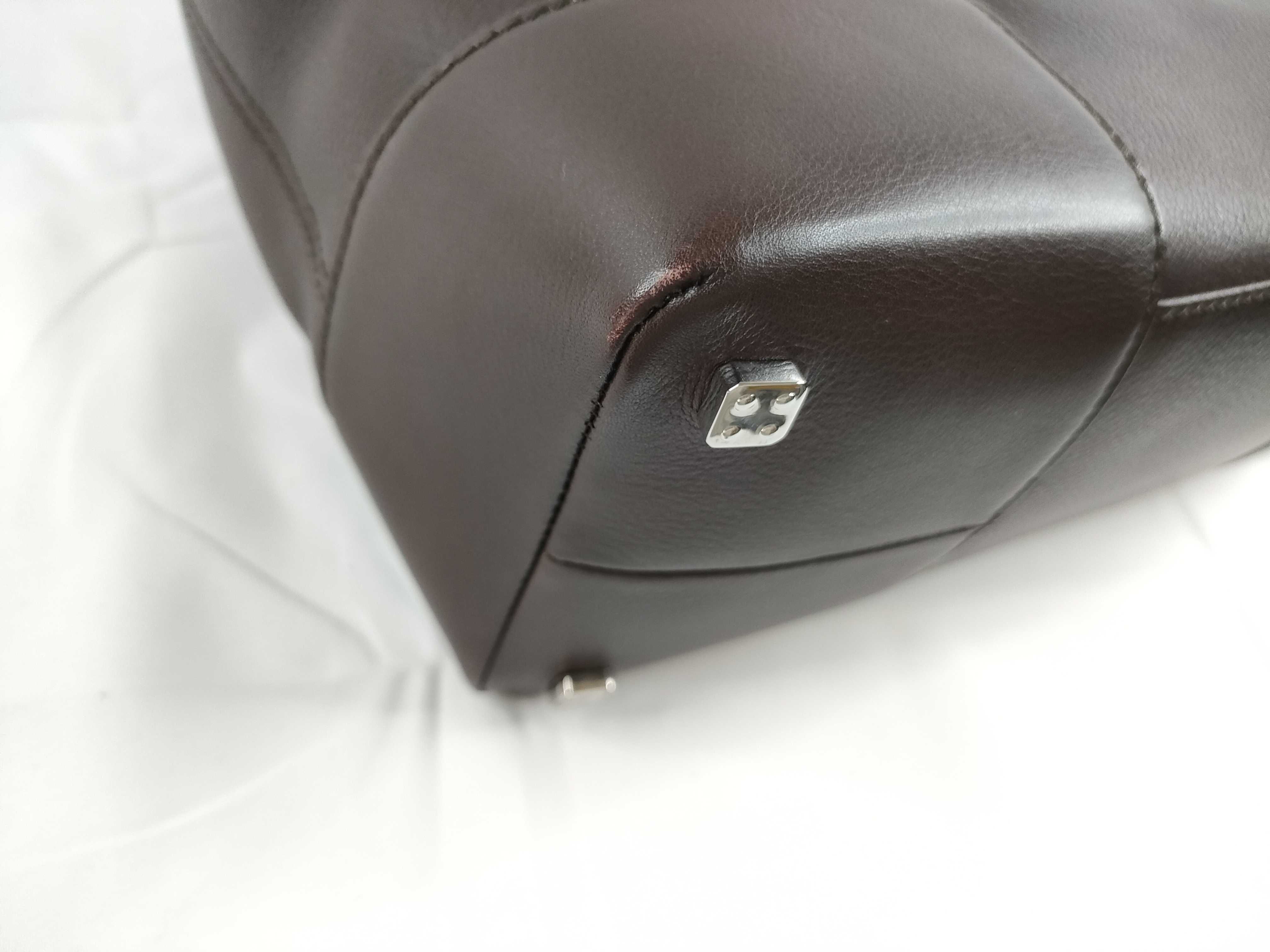 Chloe handbag, brown, with padlock and key holder. — view 3