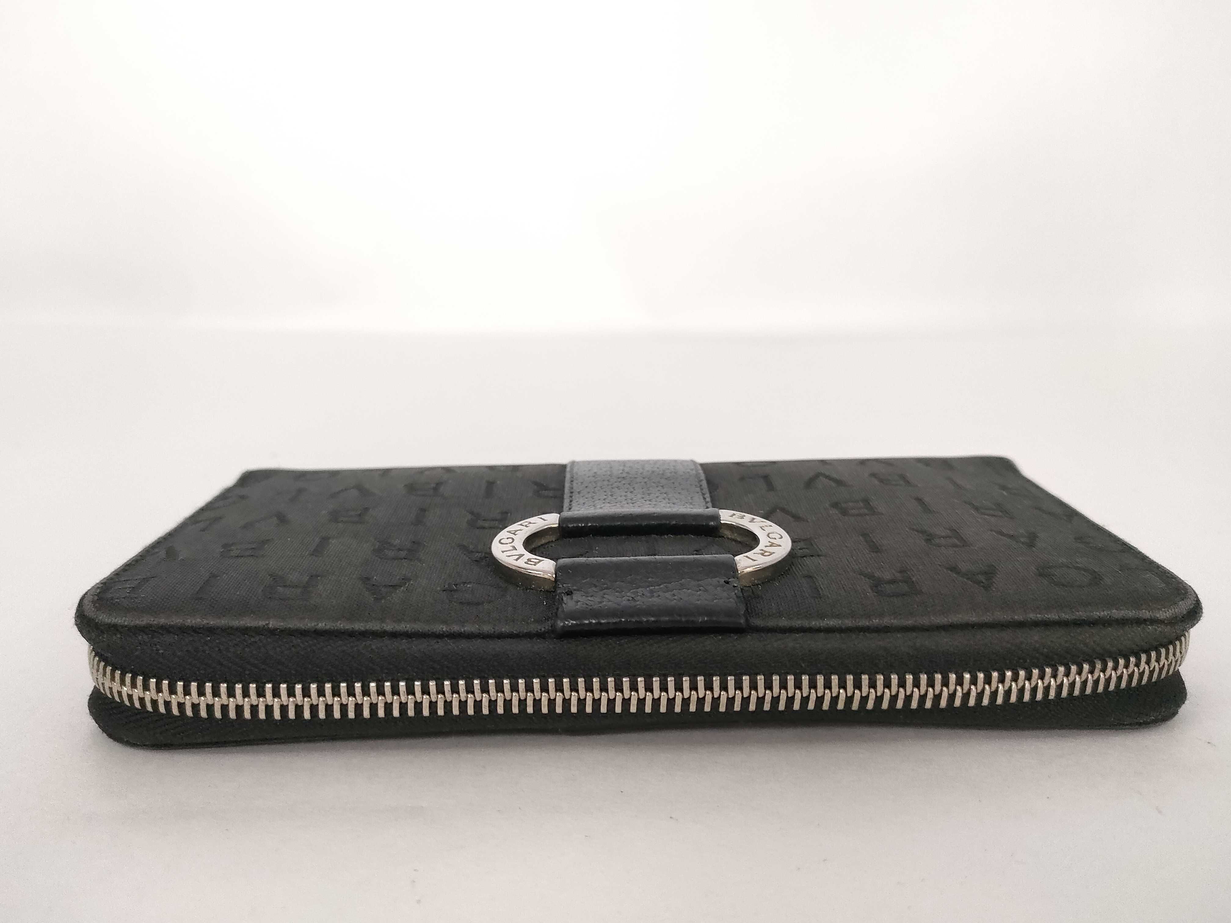 Logo Mania Round Zipper Long Wallet — view 5