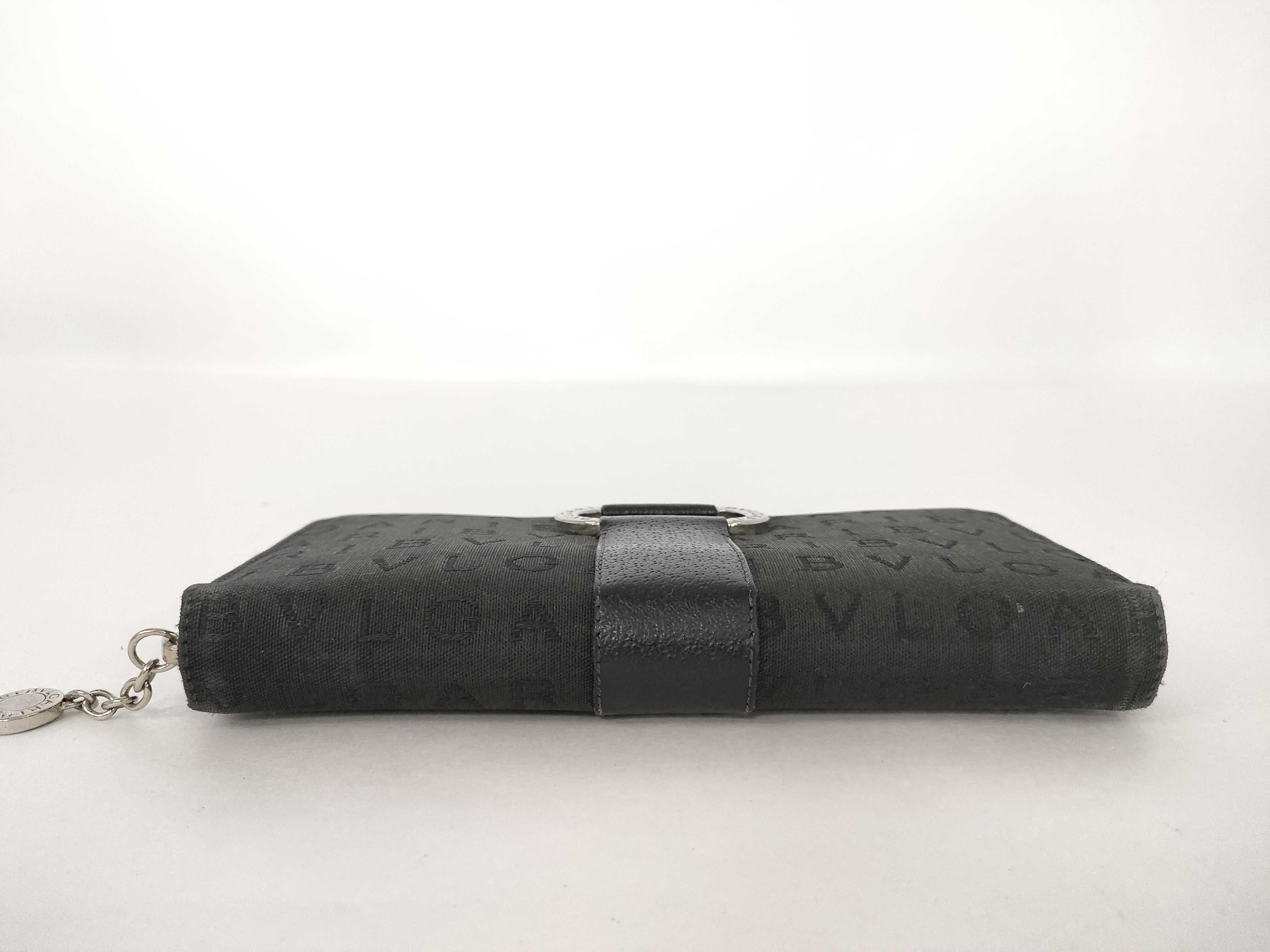 Logo Mania Round Zipper Long Wallet — view 6