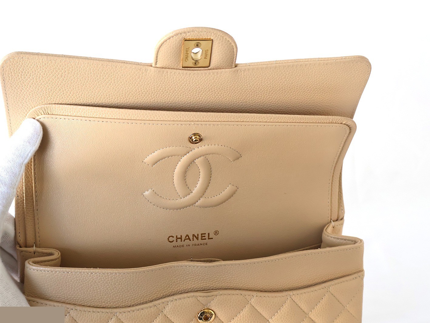 Caviar leather Matelassé 25 Double flap Double chain shoulder bag, beige — view 11