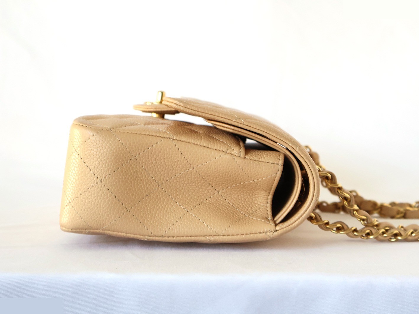 Caviar leather Matelassé 25 Double flap Double chain shoulder bag, beige — view 6