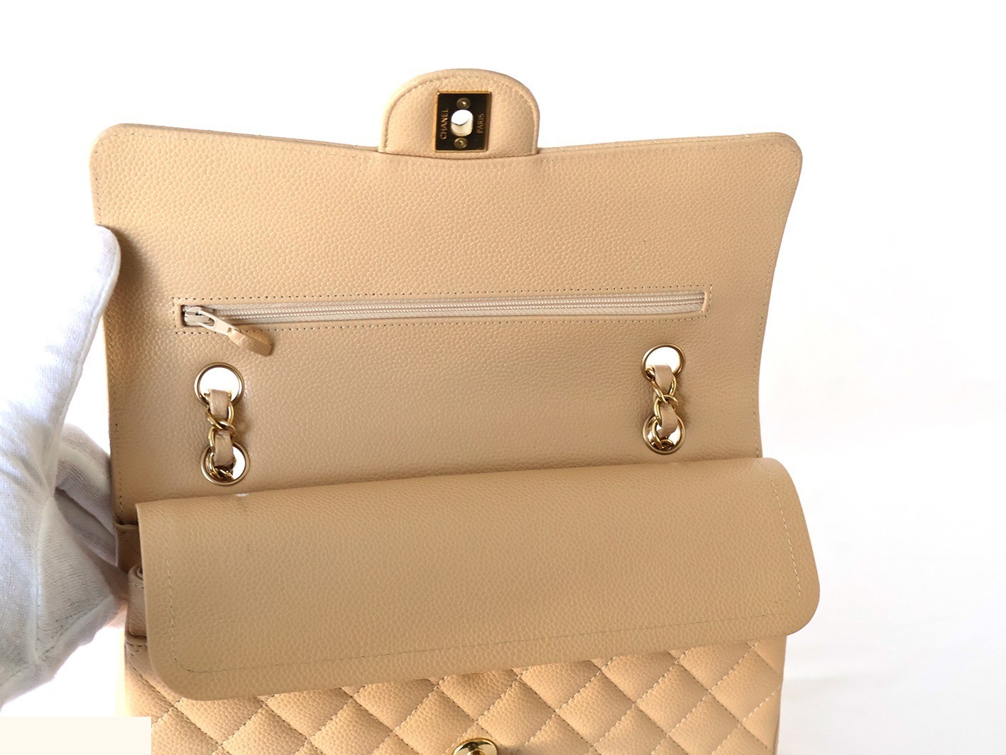 Caviar leather Matelassé 25 Double flap Double chain shoulder bag, beige — view 10