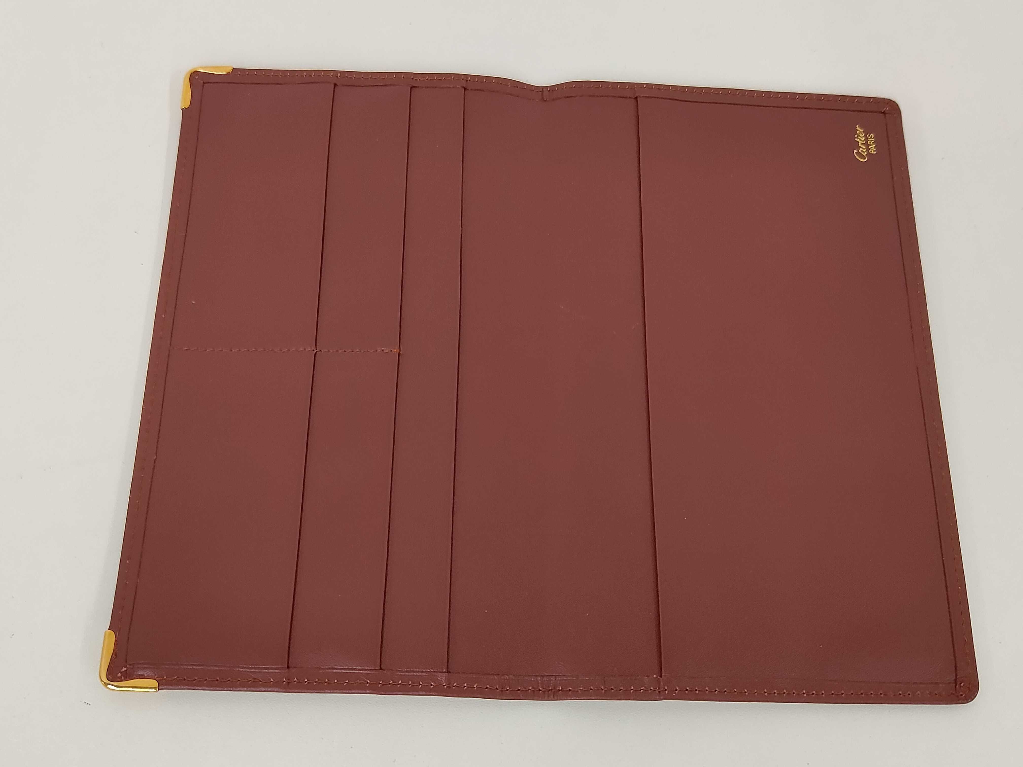 Must wallet — view 4