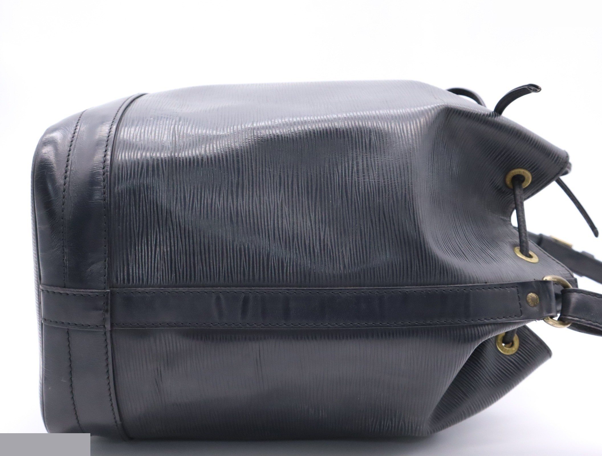 Noé Noir — view 5