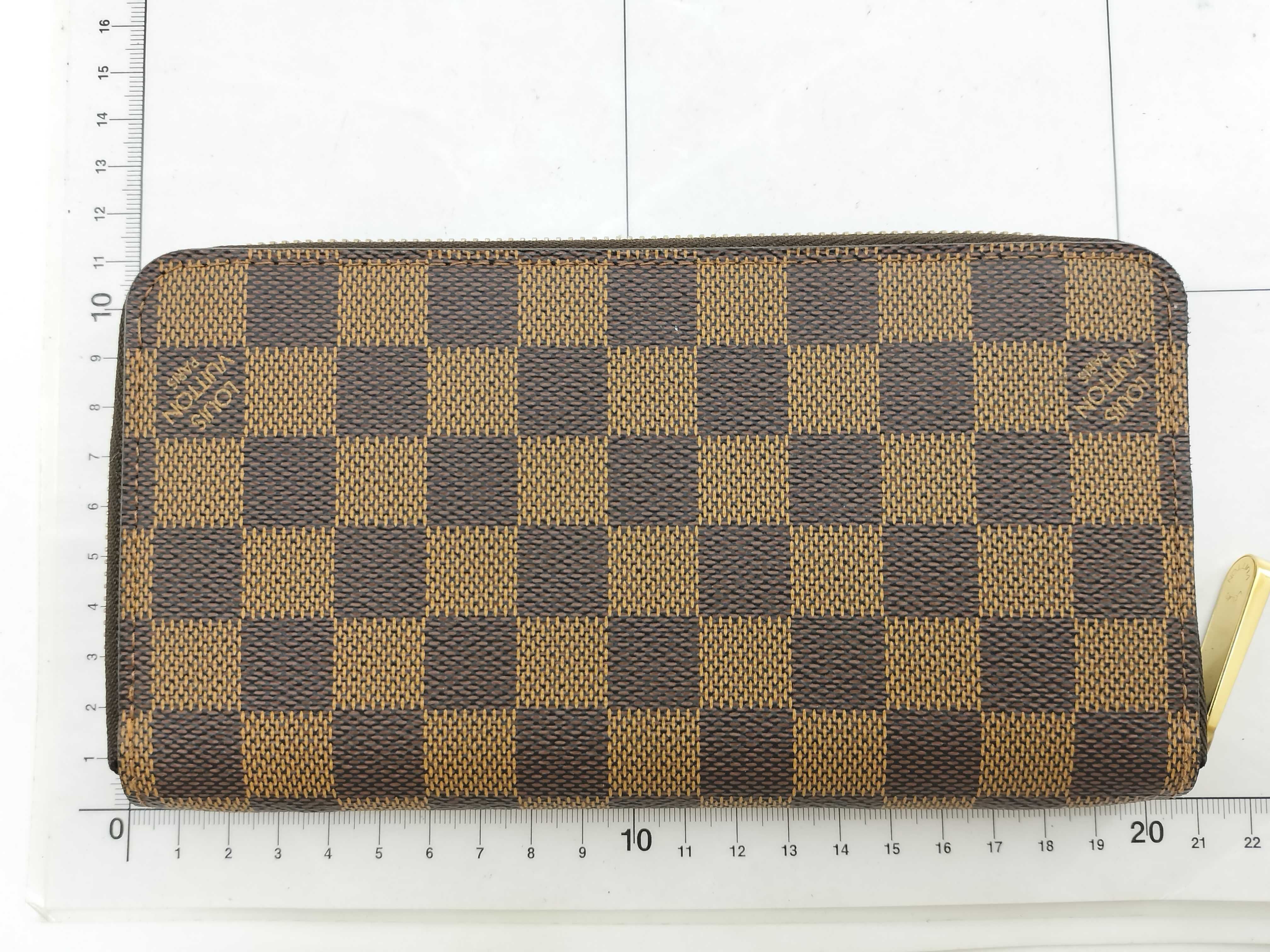 Damier Zippy Wallet — view 2