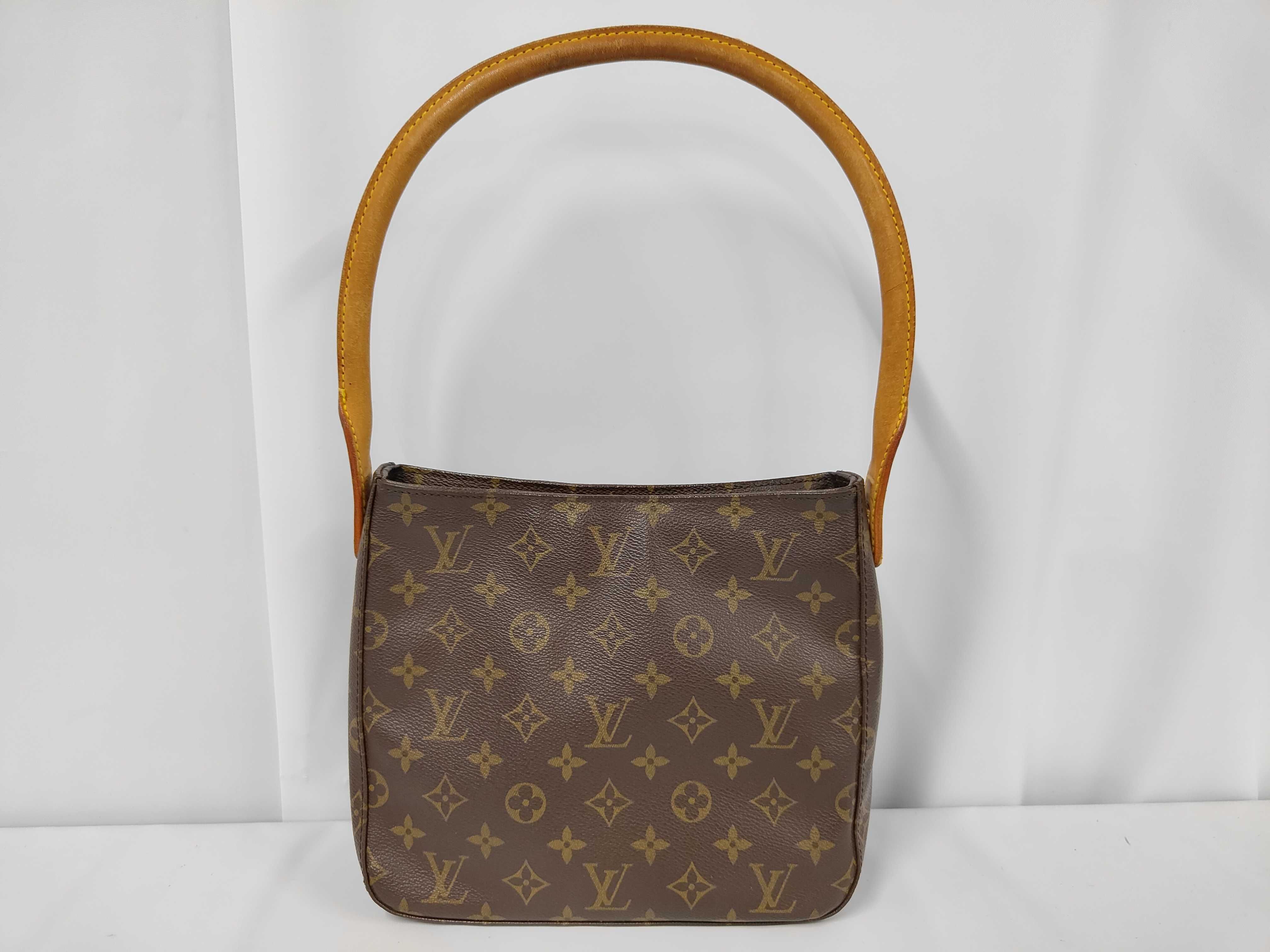 Looping MM Shoulder Bag
