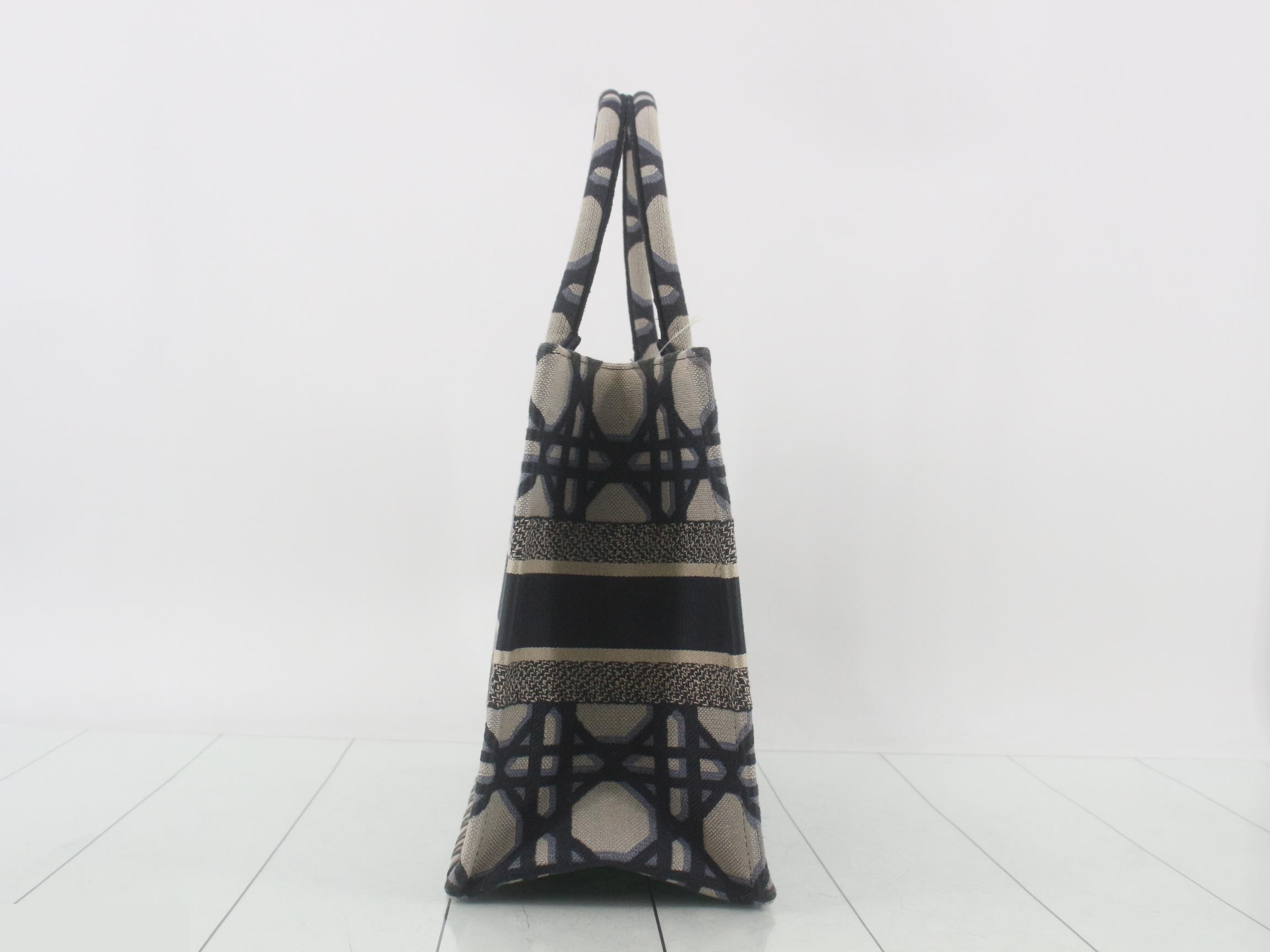 Book Tote — view 4