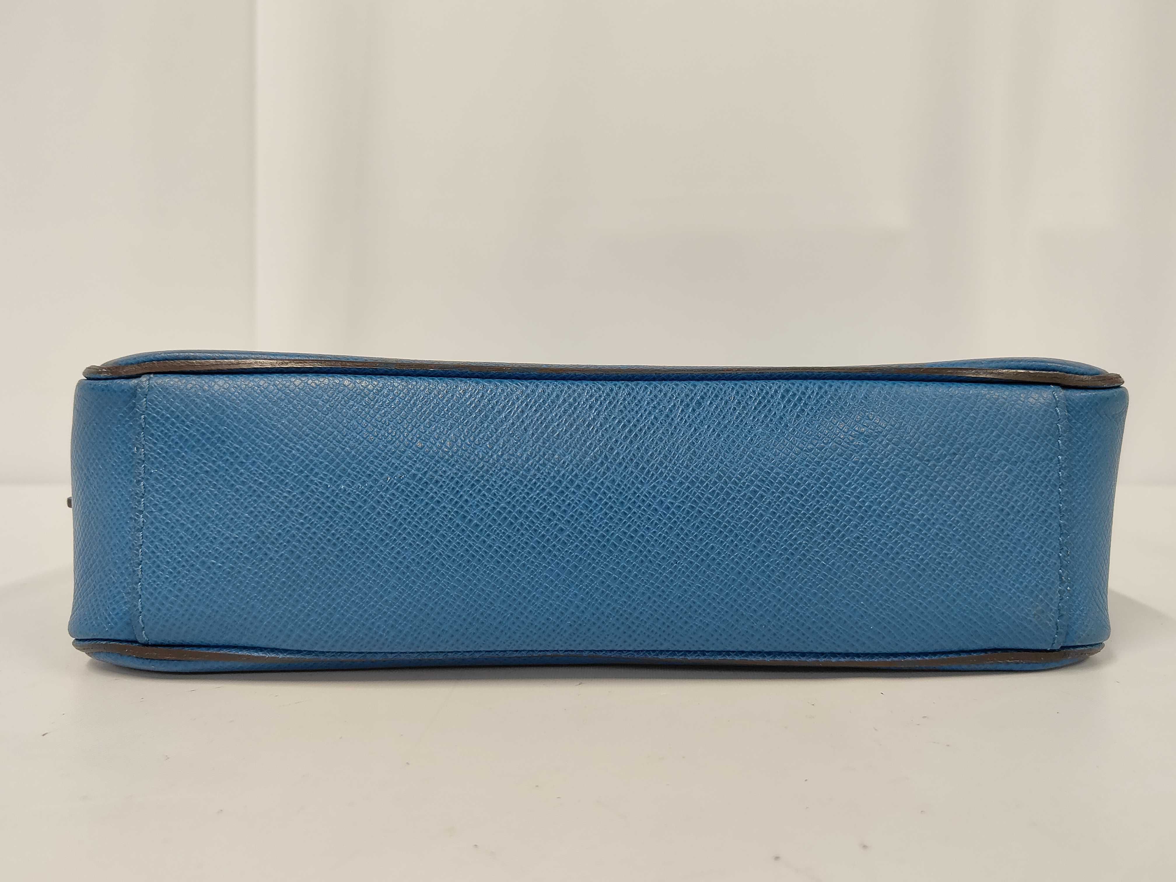Taiga Roman PM M32823 Shoulder Bag — view 7