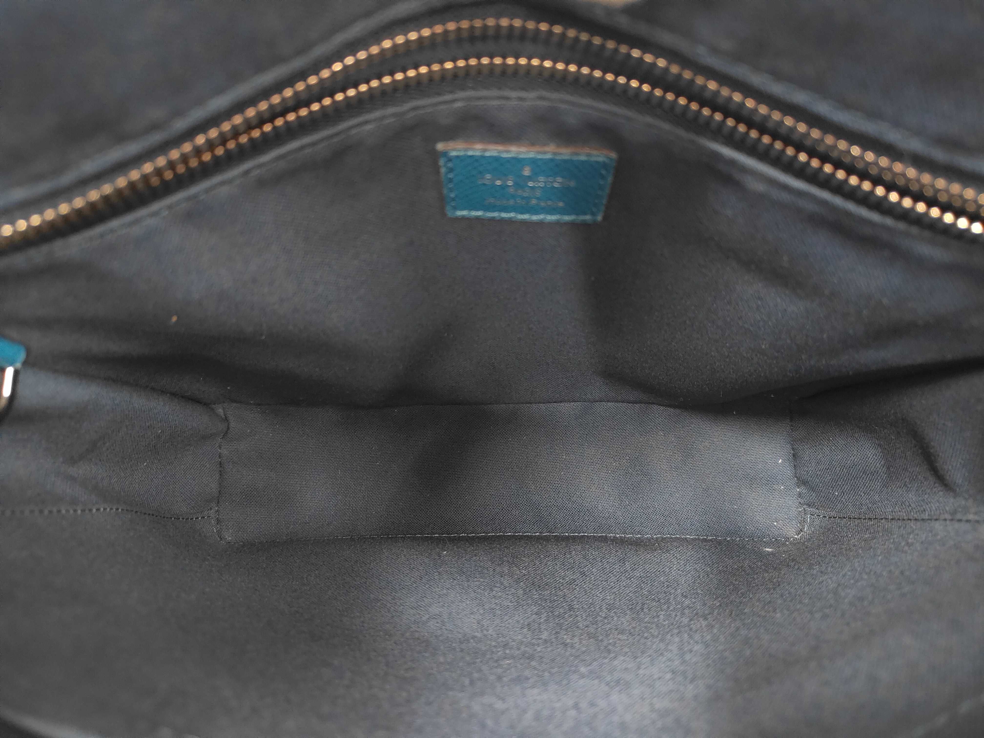 Taiga Roman PM M32823 Shoulder Bag — view 8