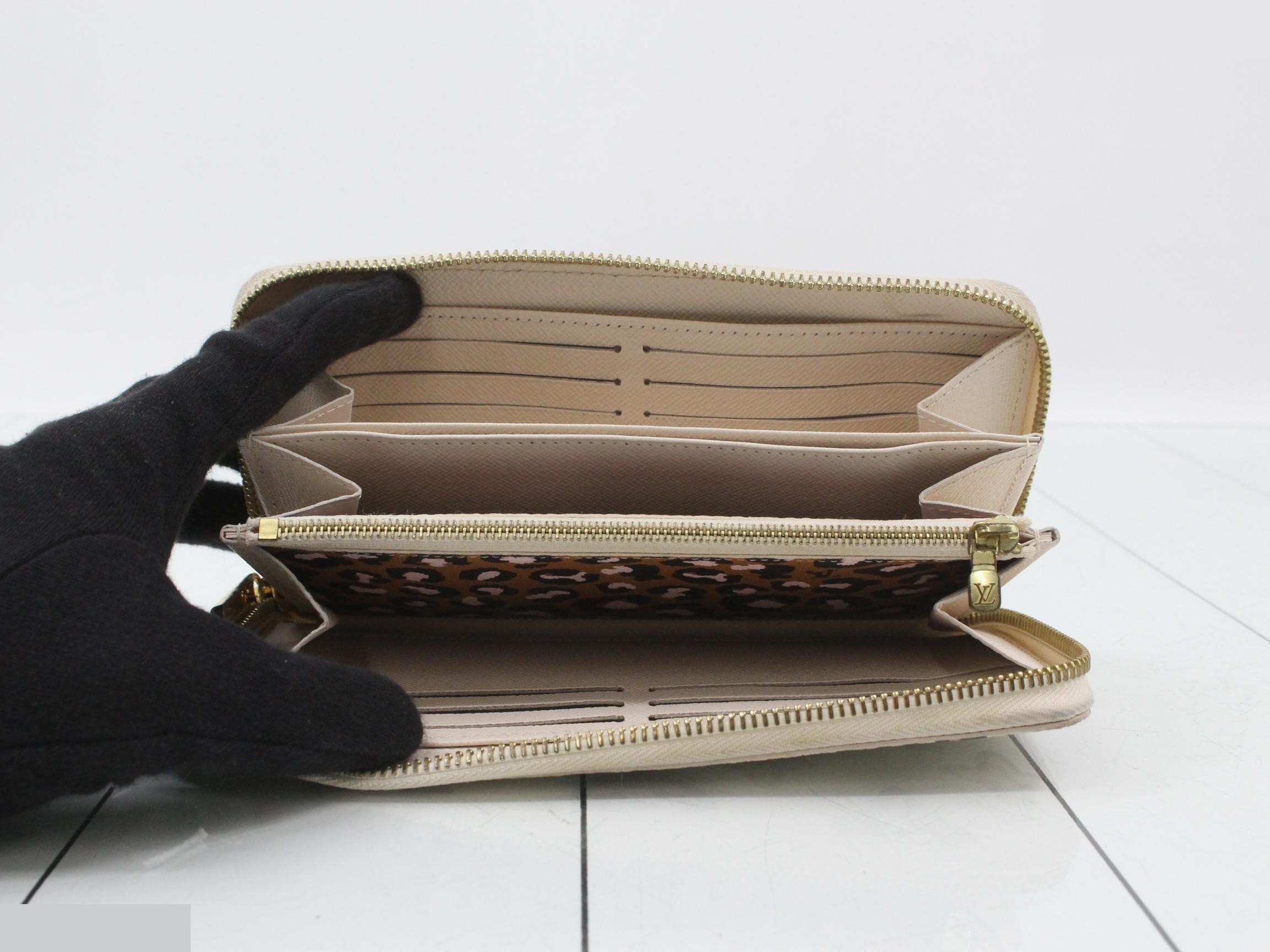 Wild at Heart Zippy Wallet — view 4