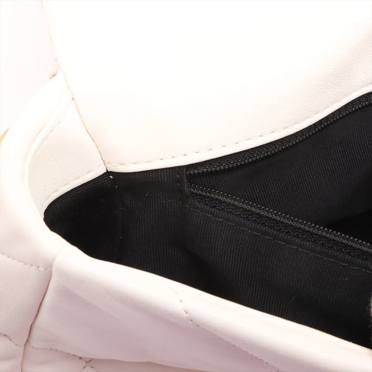 19 Lambskin Chain Shoulder Bag White Gold x Silver Hardware U3041680 Random Plate AS1160 — view 12