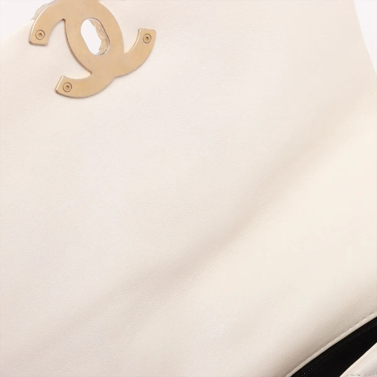 19 Lambskin Chain Shoulder Bag White Gold x Silver Hardware U3041680 Random Plate AS1160 — view 14
