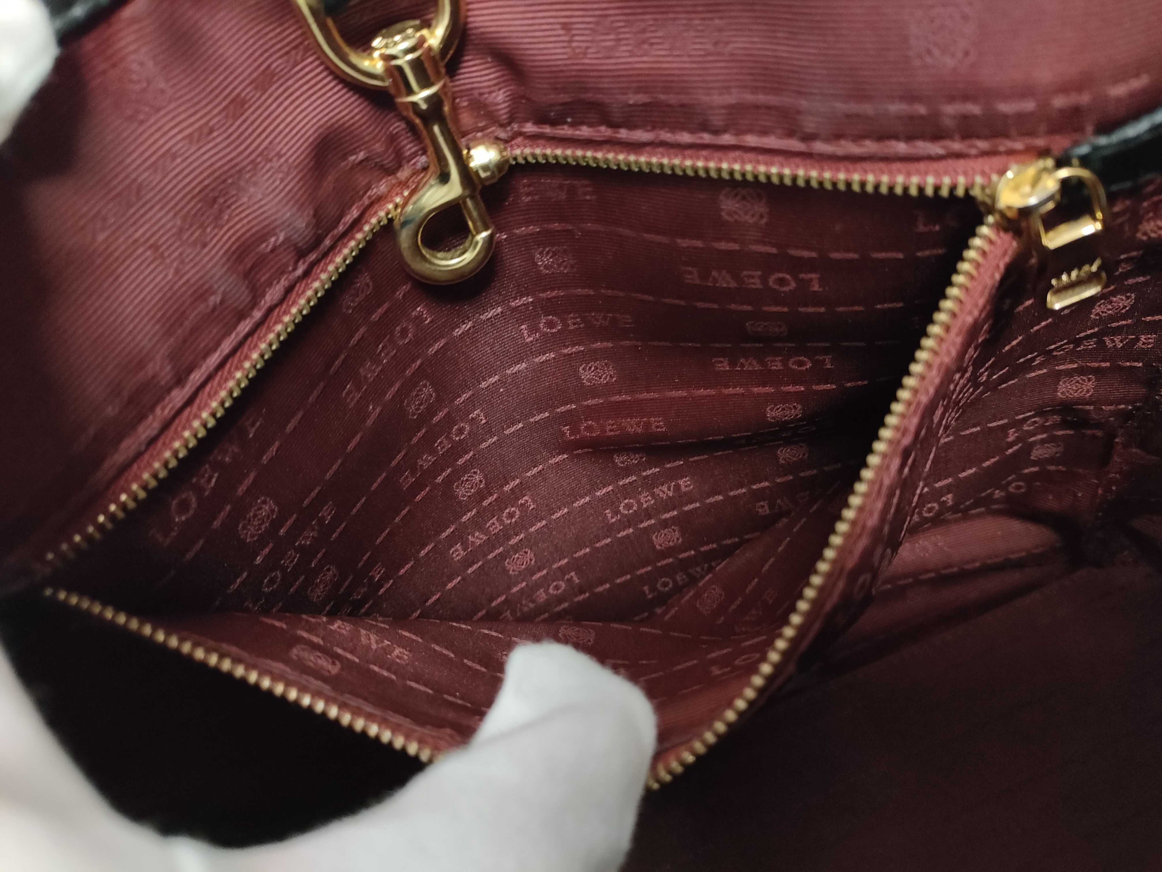 Heritage Leather Tote Bag, Black, Serial Number — view 11