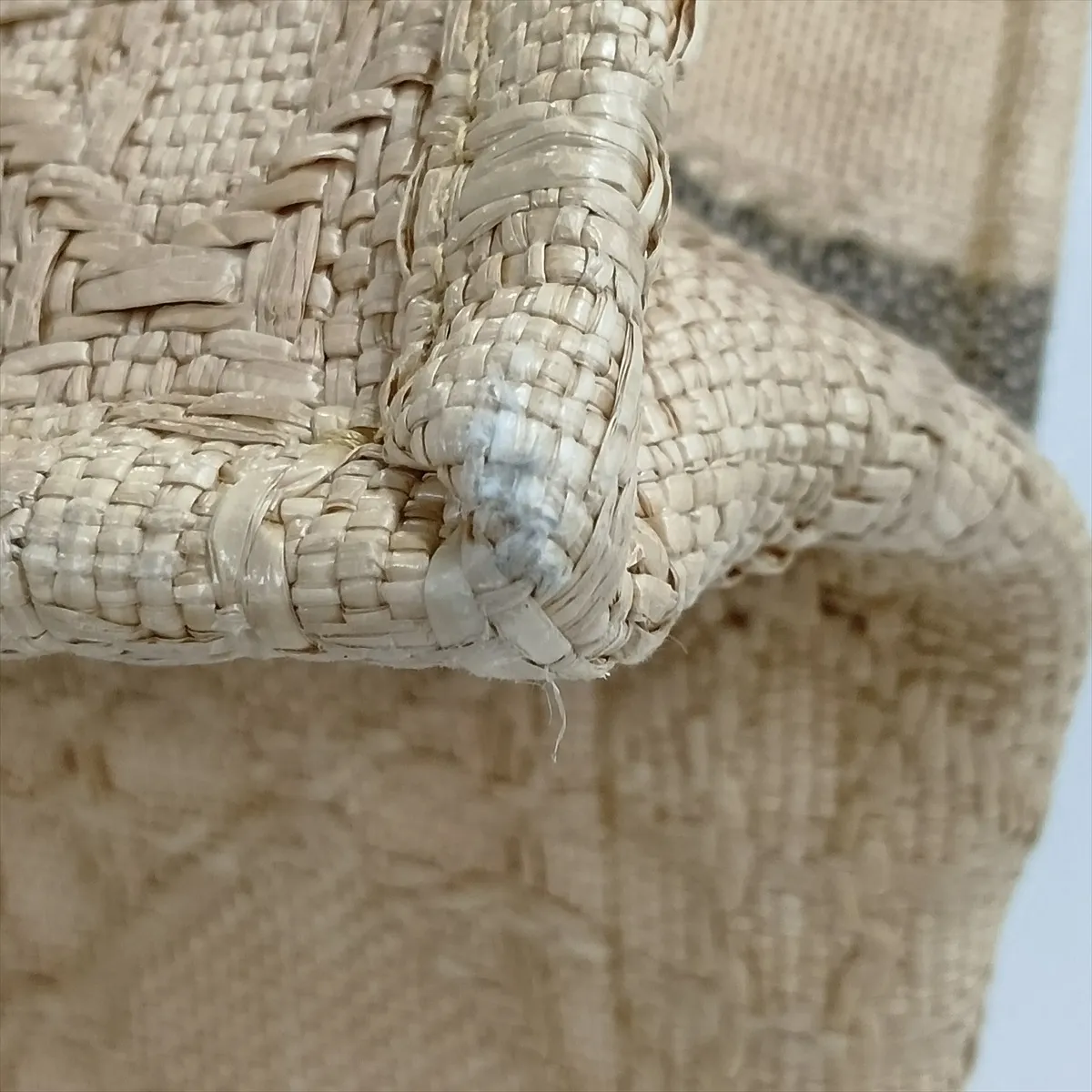Book Tote Medium Raffia Chain Tote Bag Beige x Black — view 11