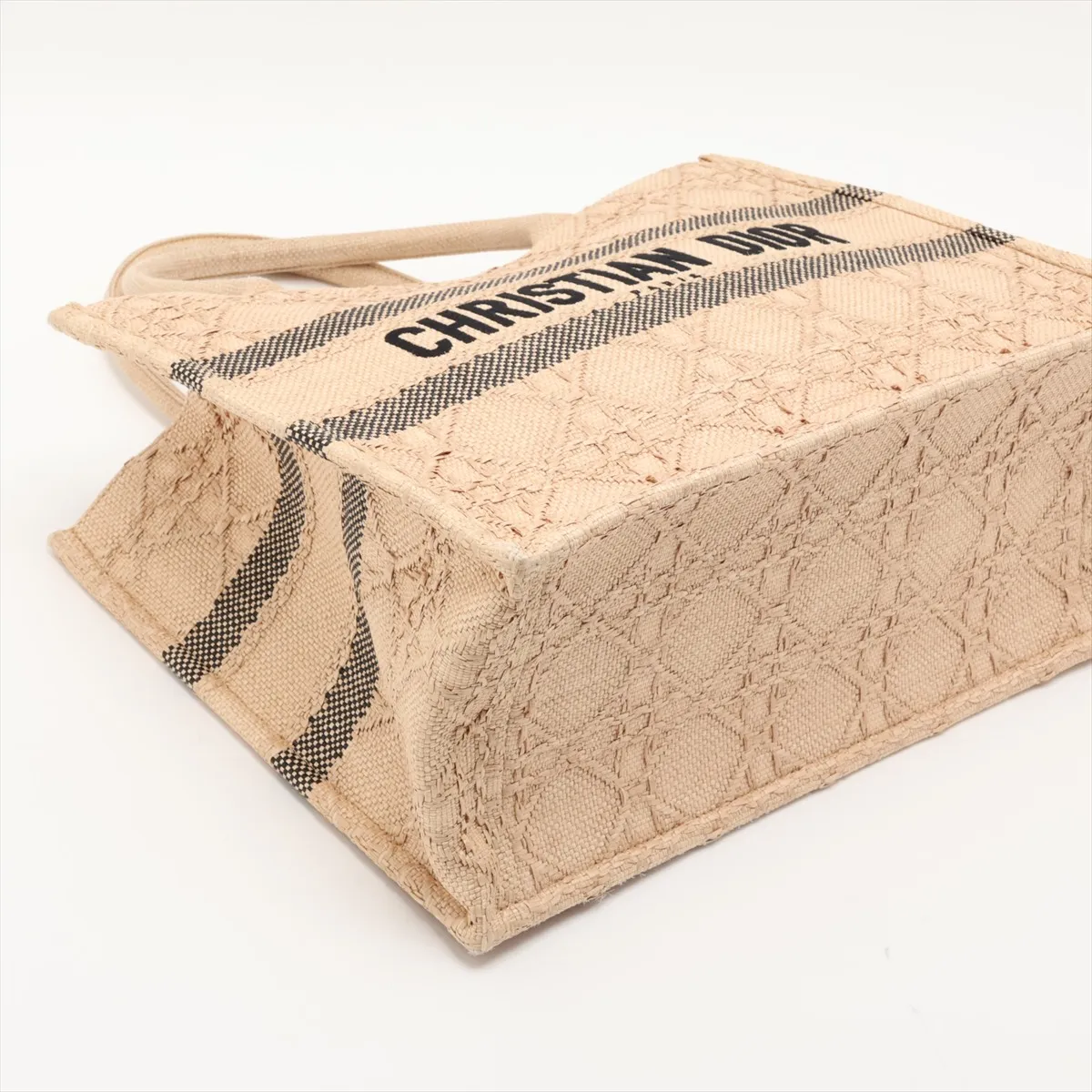 Book Tote Medium Raffia Chain Tote Bag Beige x Black — view 4