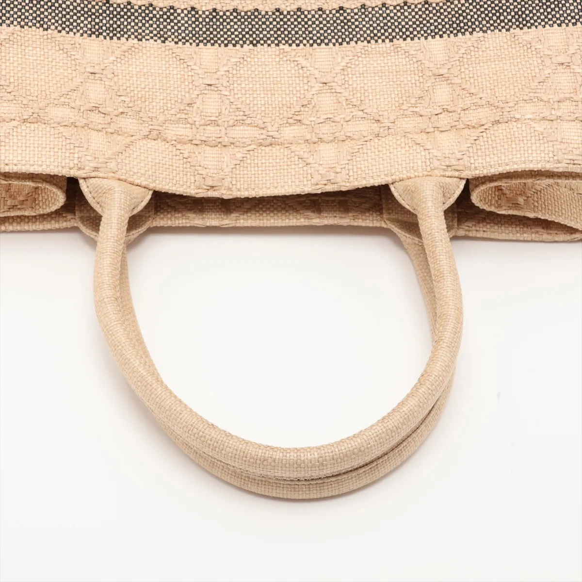 Book Tote Medium Raffia Chain Tote Bag Beige x Black — view 5