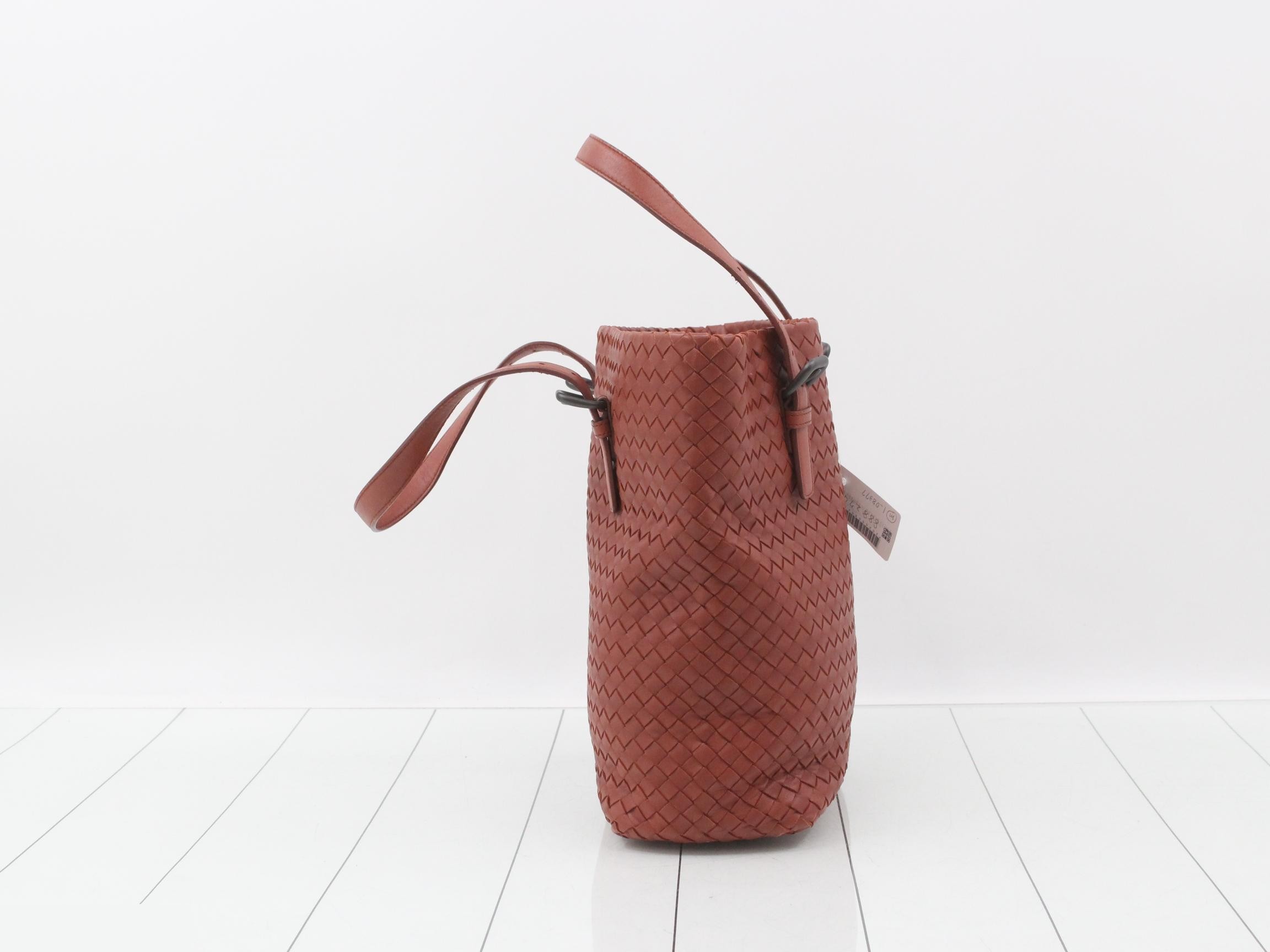 Intrecciato (bag) / Handbag — view 4
