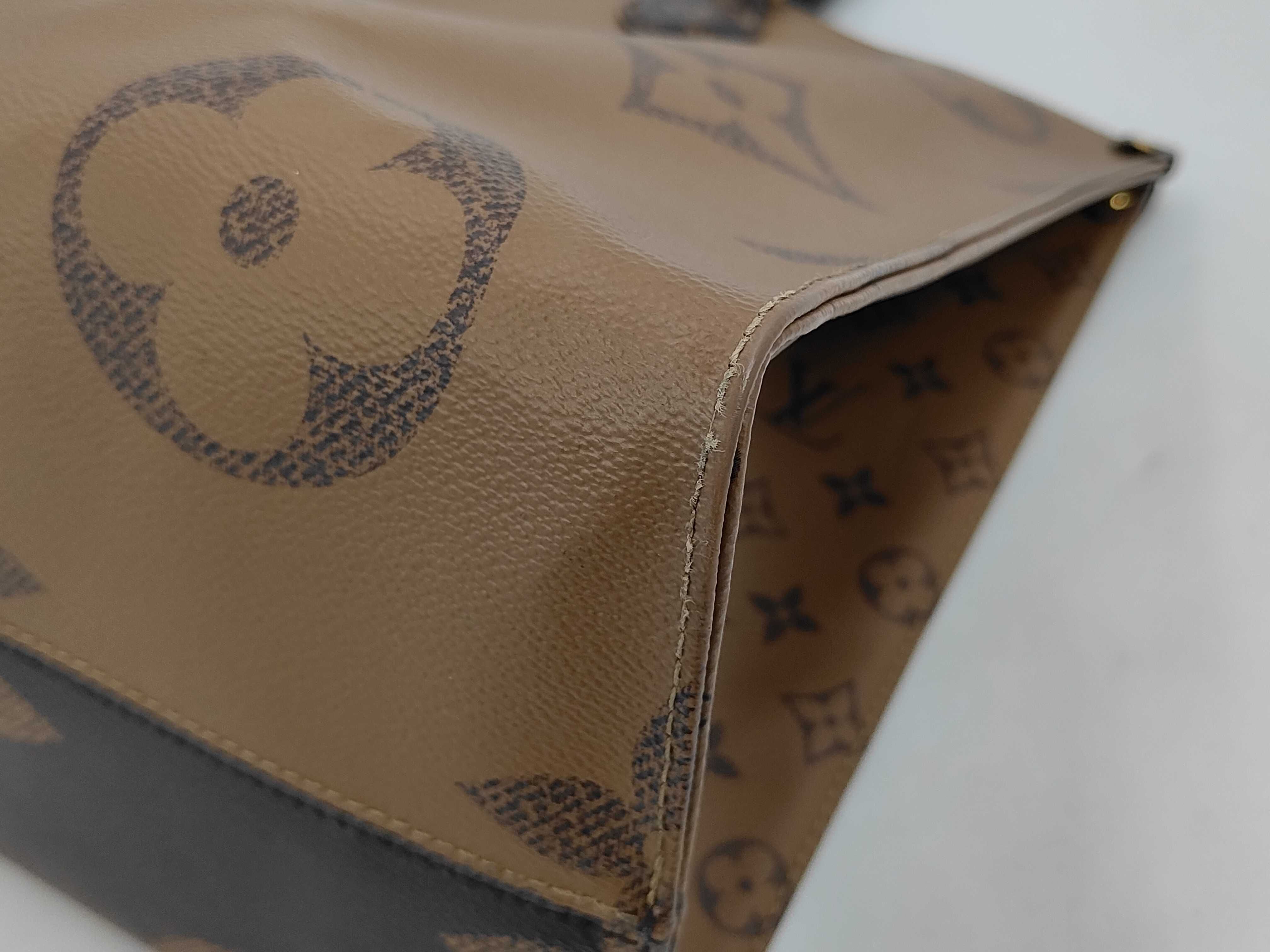 Giant OnTheGo GM Tote Bag with IC Tag and Gold Hardware (FL5220) — view 3