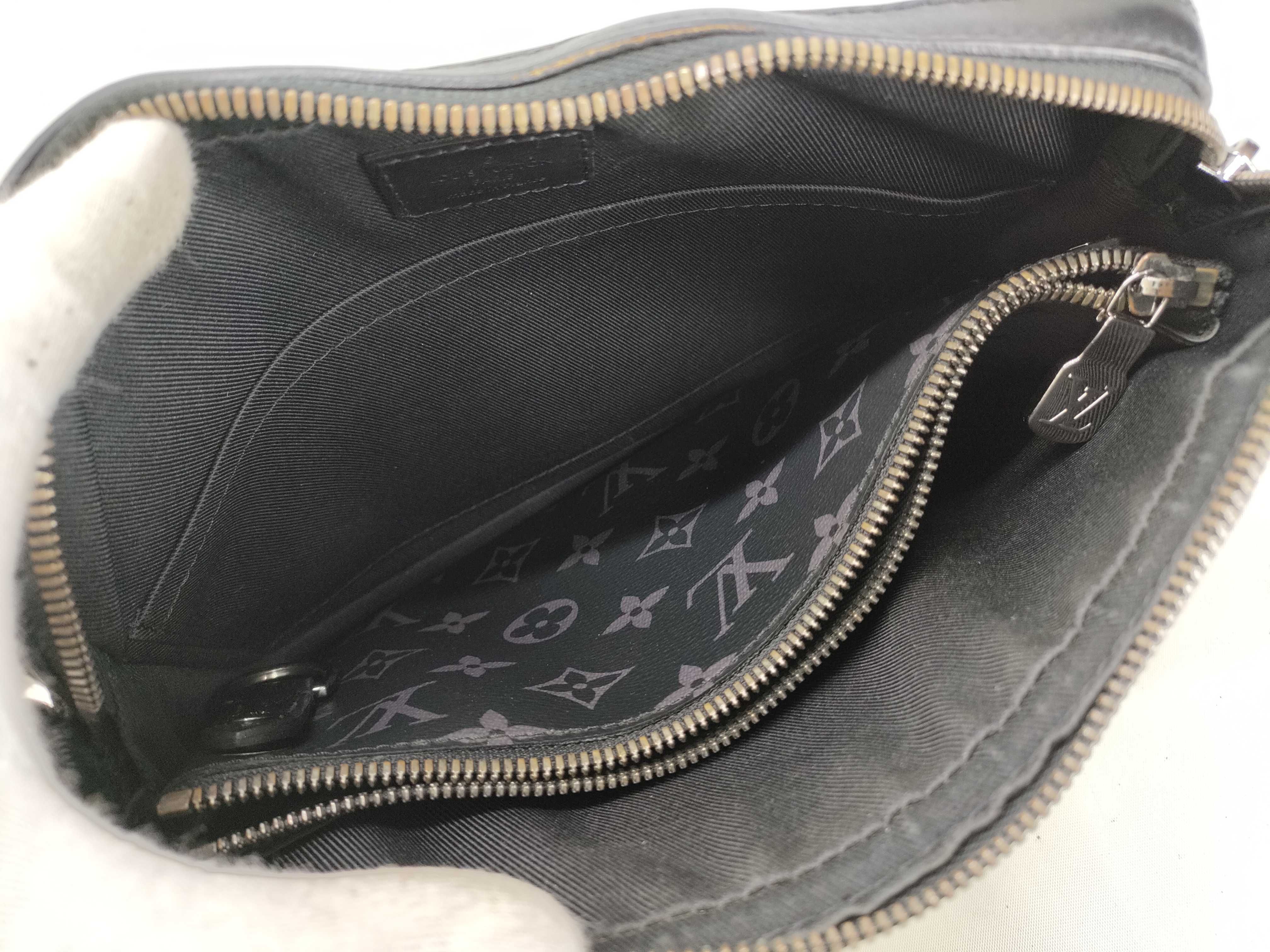 Trio Messenger RFID Shoulder Bag — view 5