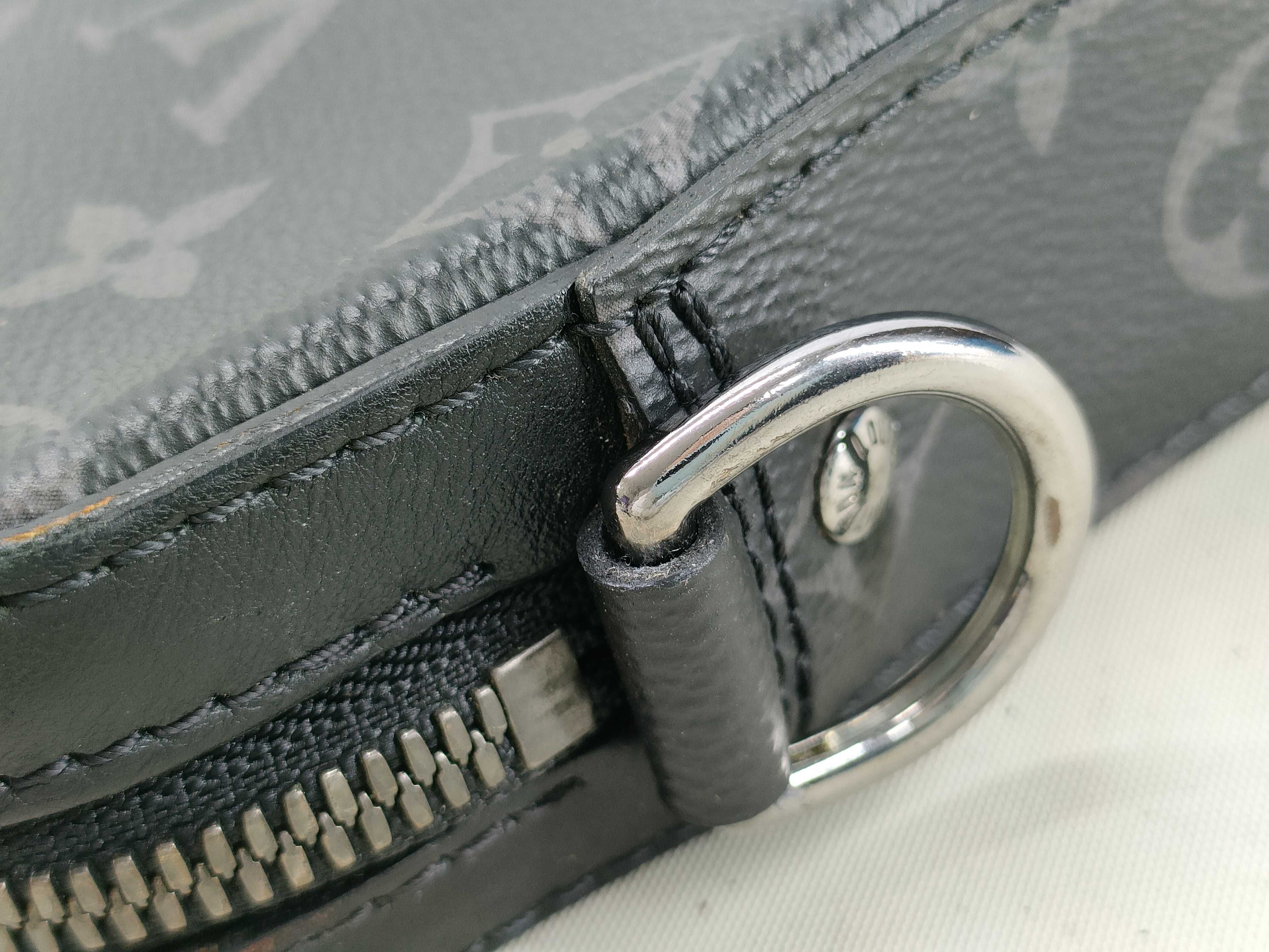 Trio Messenger RFID Shoulder Bag — view 9