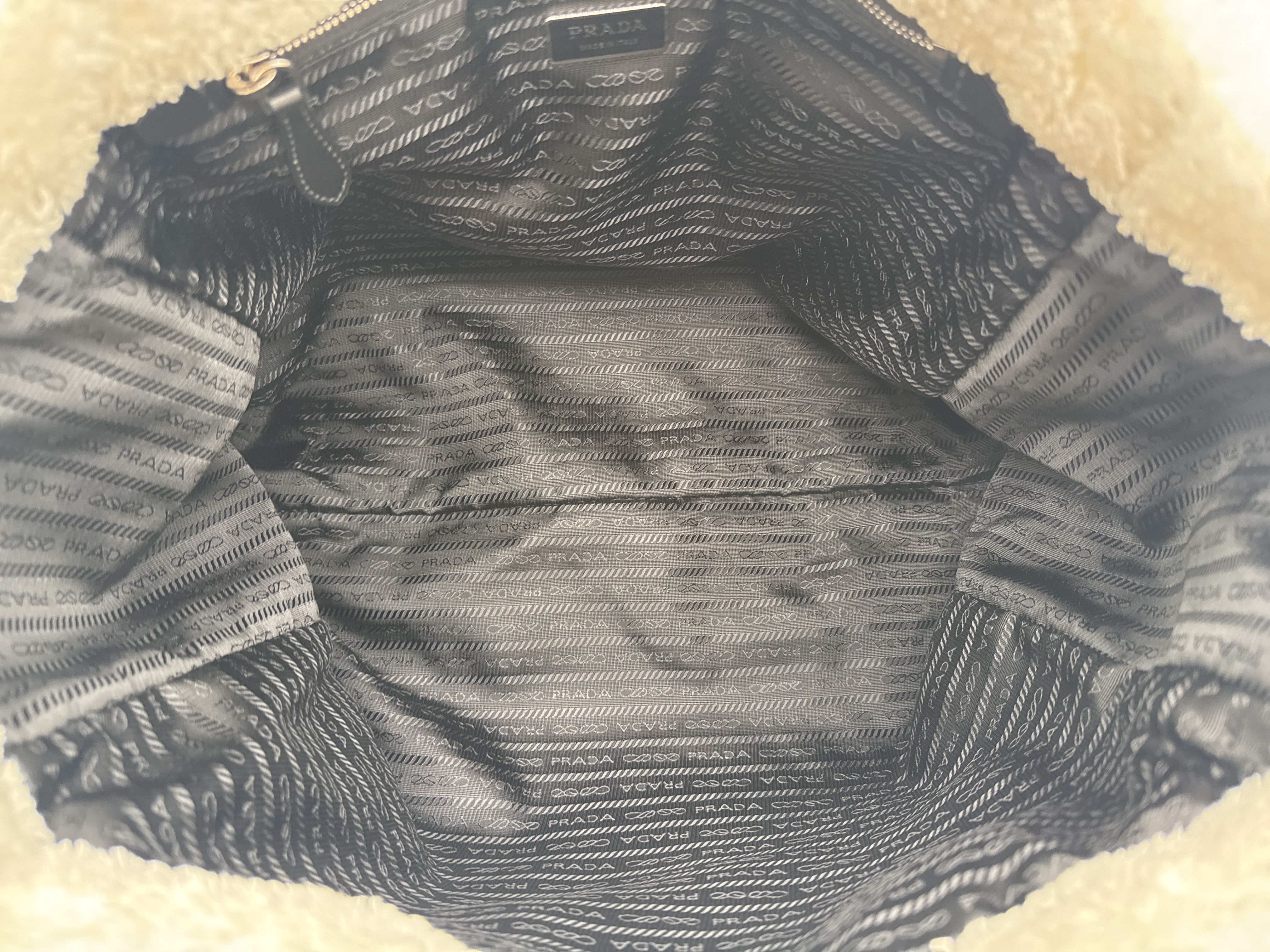 Terry Boa Pile Tote Bag — view 9
