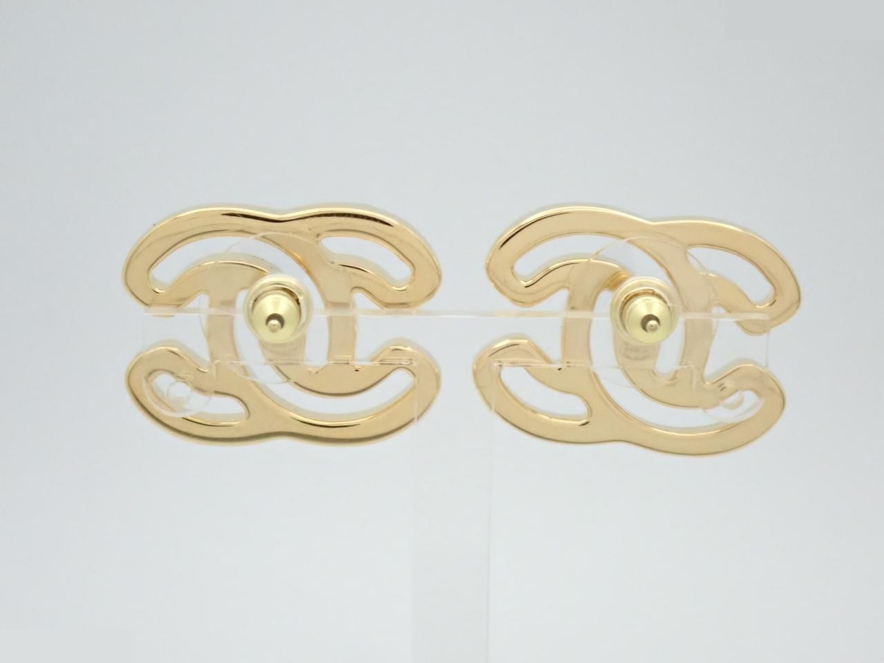 earrings, B24A, Coco Mark, gold. — view 2