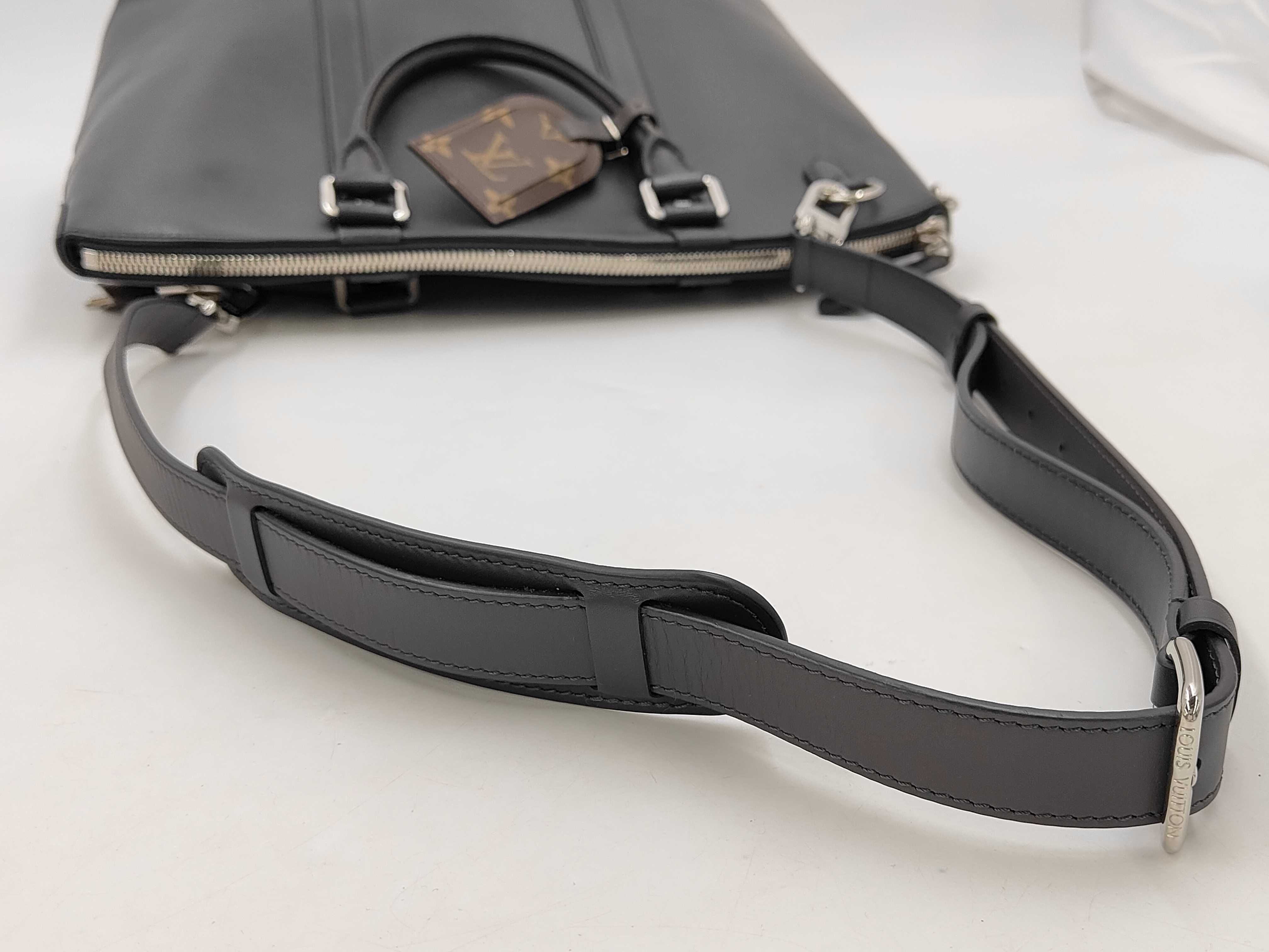 Cuir Ombre Lockit MM Griolage M50460 RI4155 Shoulder bag with key, padlock, clochette, and dust bag. — view 6