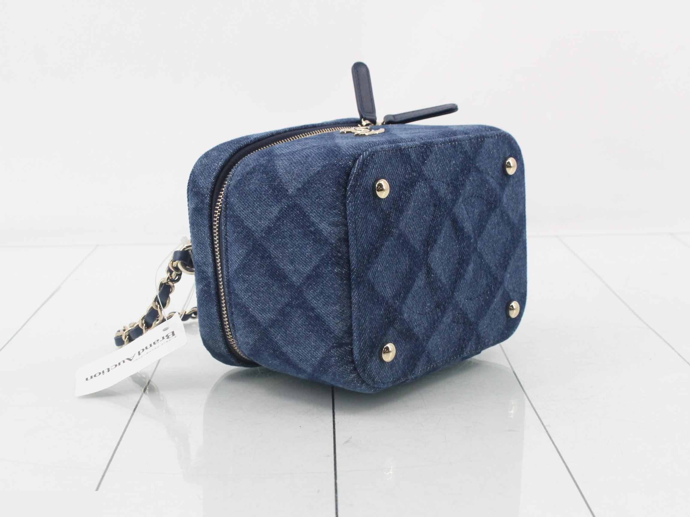Matelassé Denim Vanity Handbag/Shoulder Bag (2-Way) — view 5