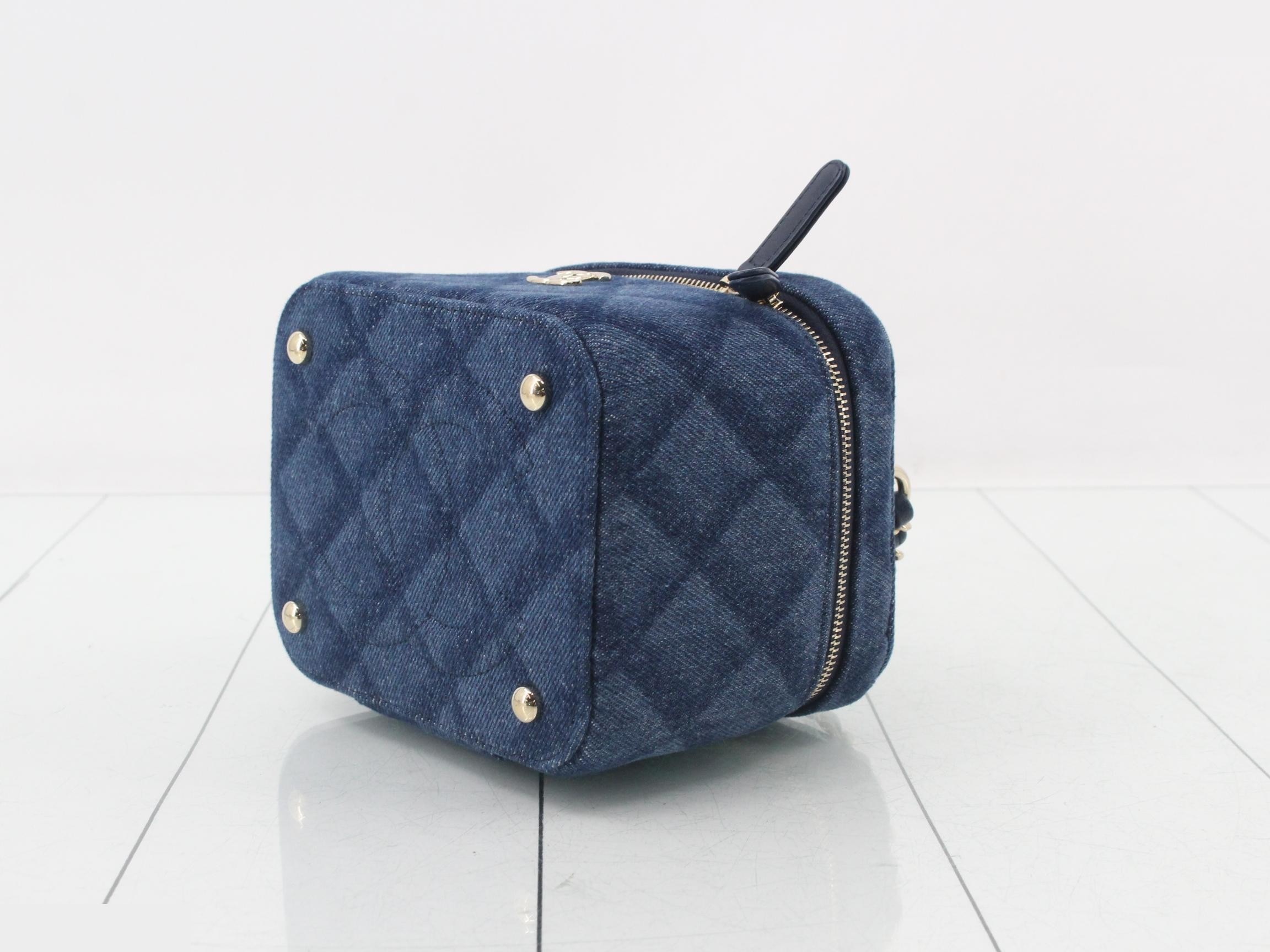 Matelassé Denim Vanity Handbag/Shoulder Bag (2-Way) — view 6