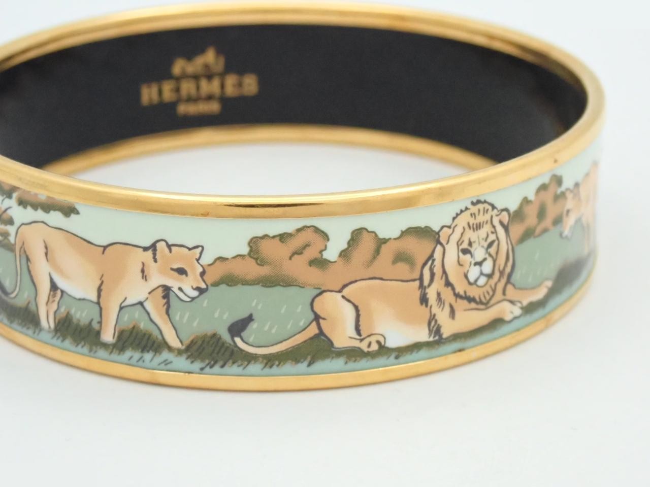 Enamel GM Bangle, Wrist circumference approximately 21cm — view 3