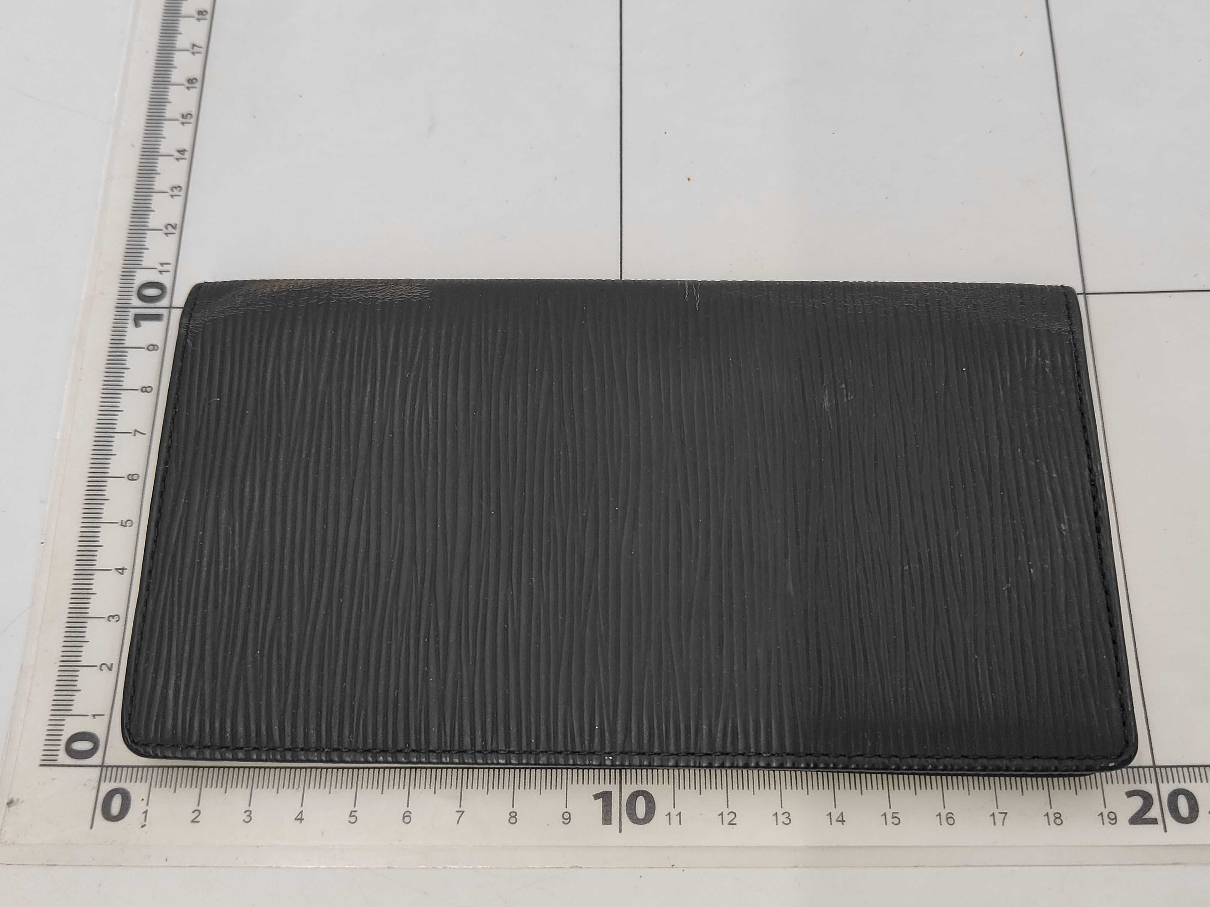 Epi / Epi / Portecarte Credit / M63212 / SR0032 / Long Wallet / Leather Billfold — view 2