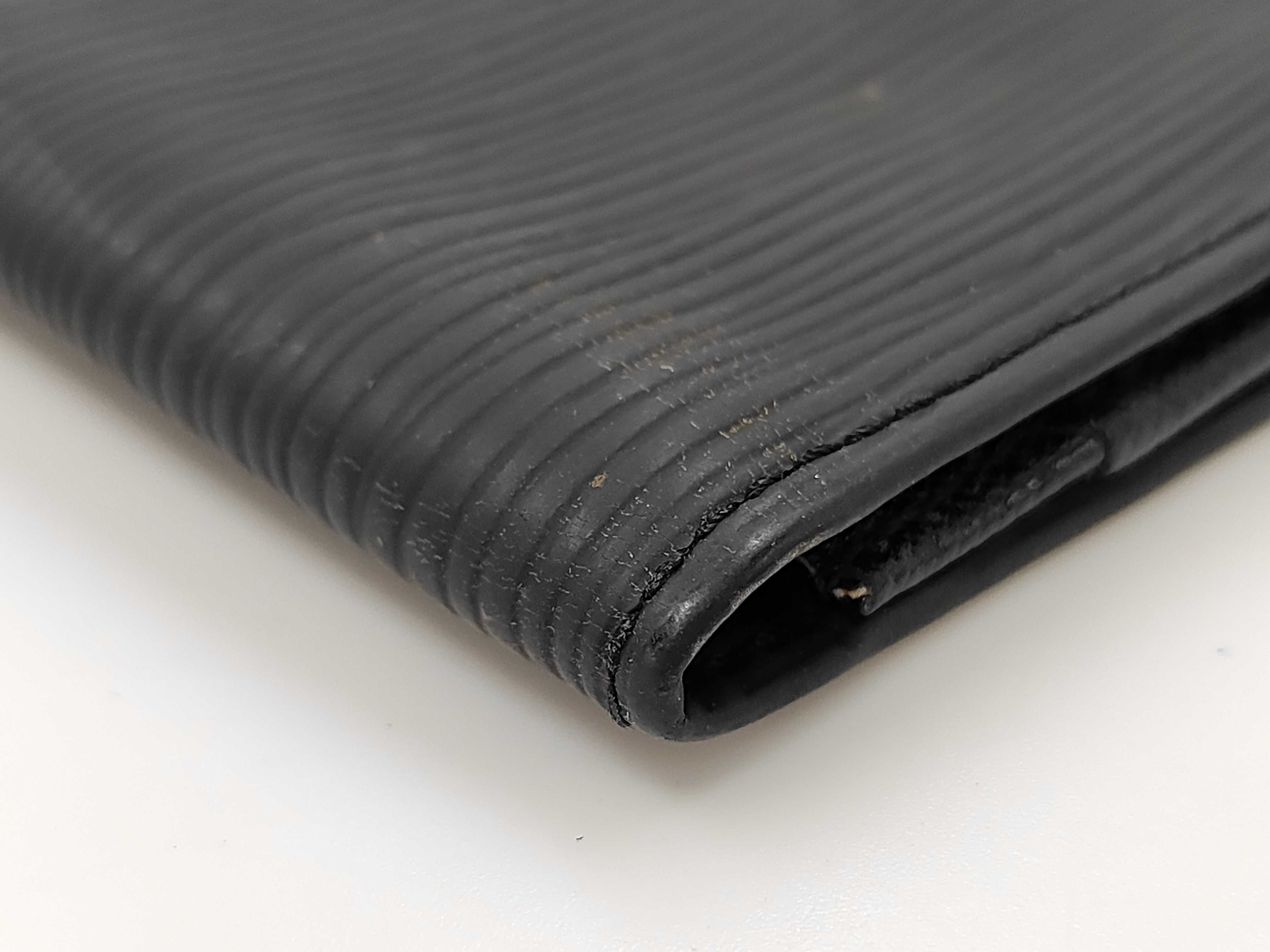 Epi / Epi / Portecarte Credit / M63212 / SR0032 / Long Wallet / Leather Billfold — view 3