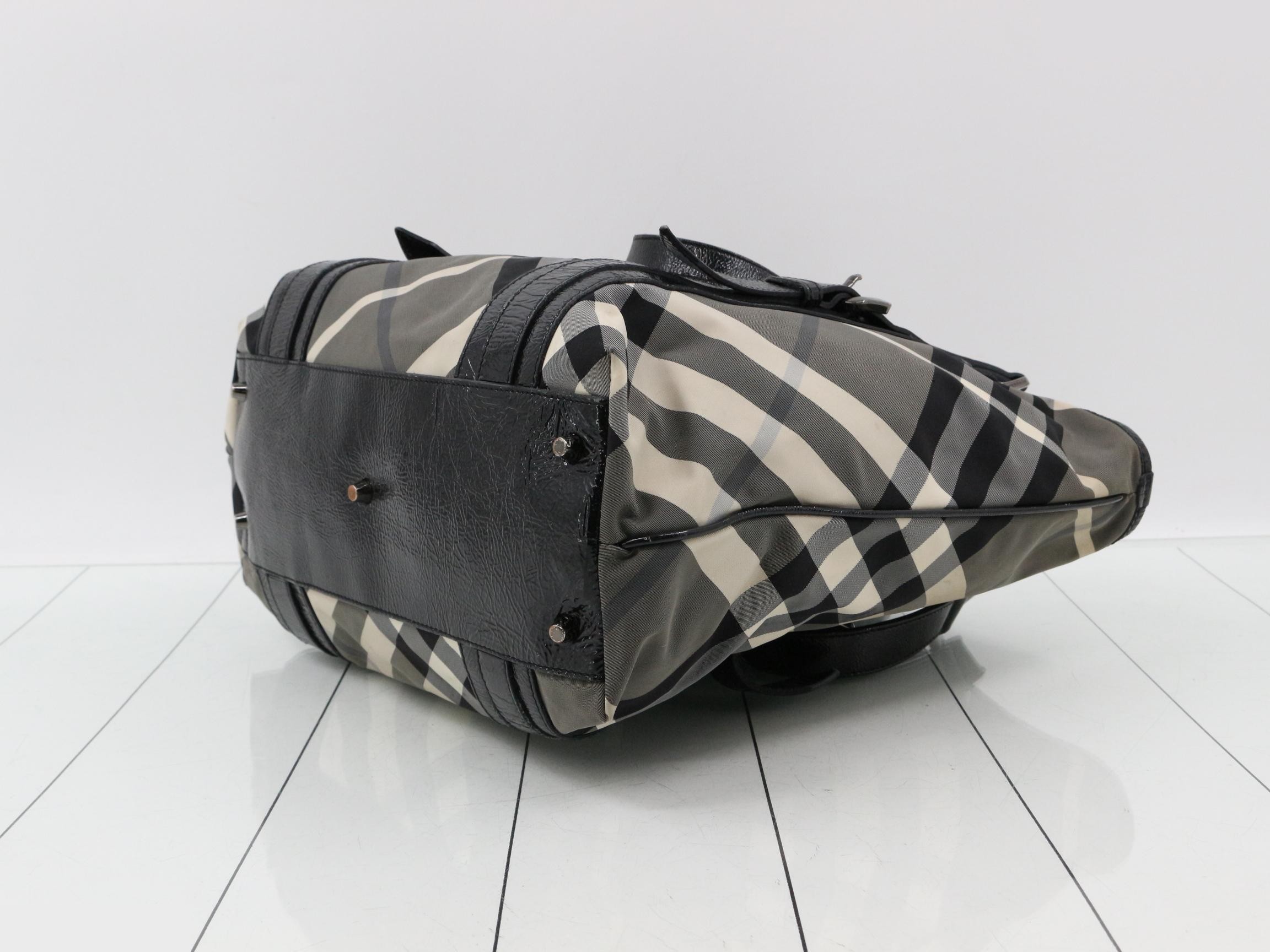 Blue Label Nova Check Tote Bag — view 6