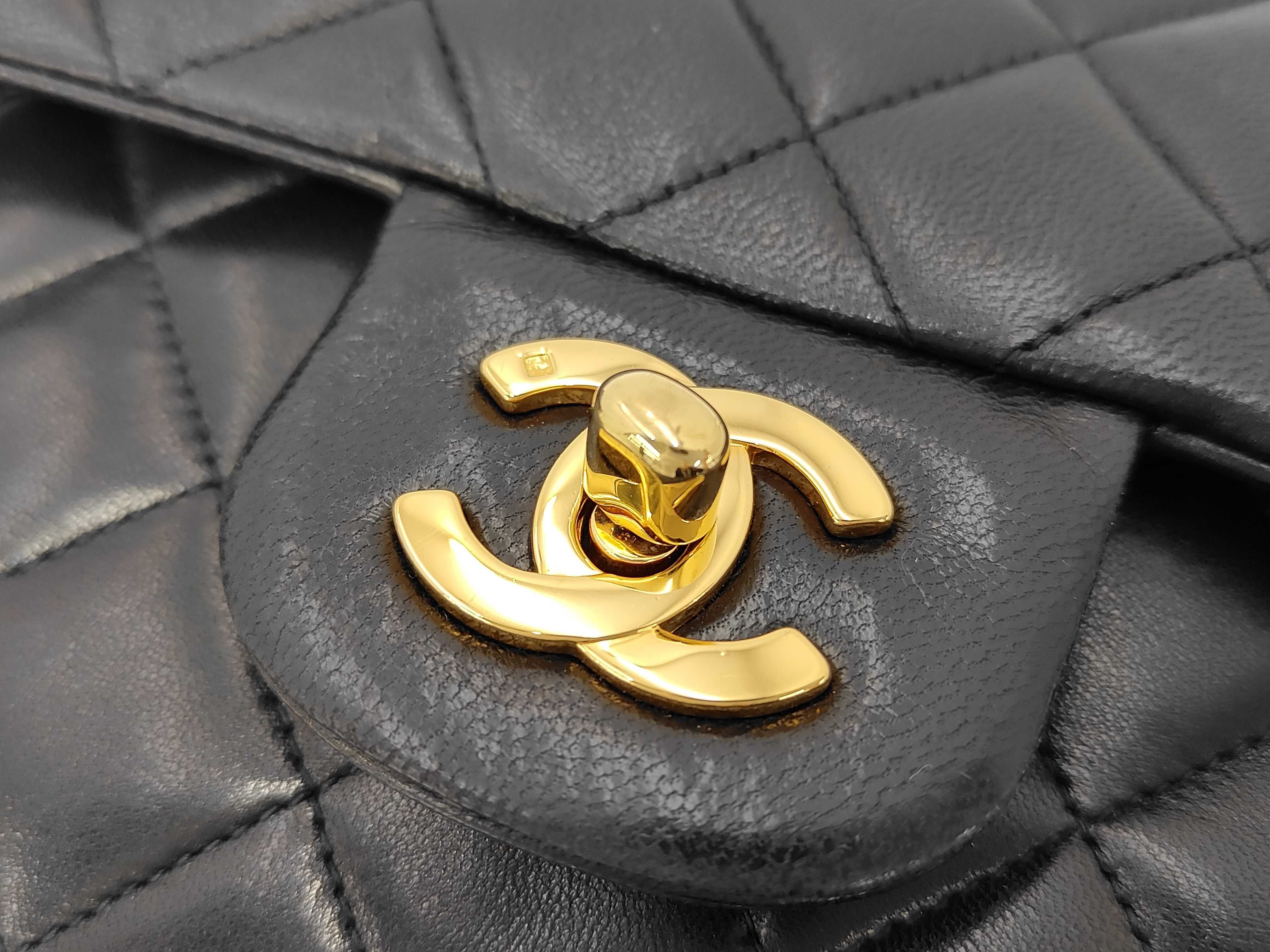 Lambskin Matelassé 23 w Boutique Seal Shoulder Bag — view 13