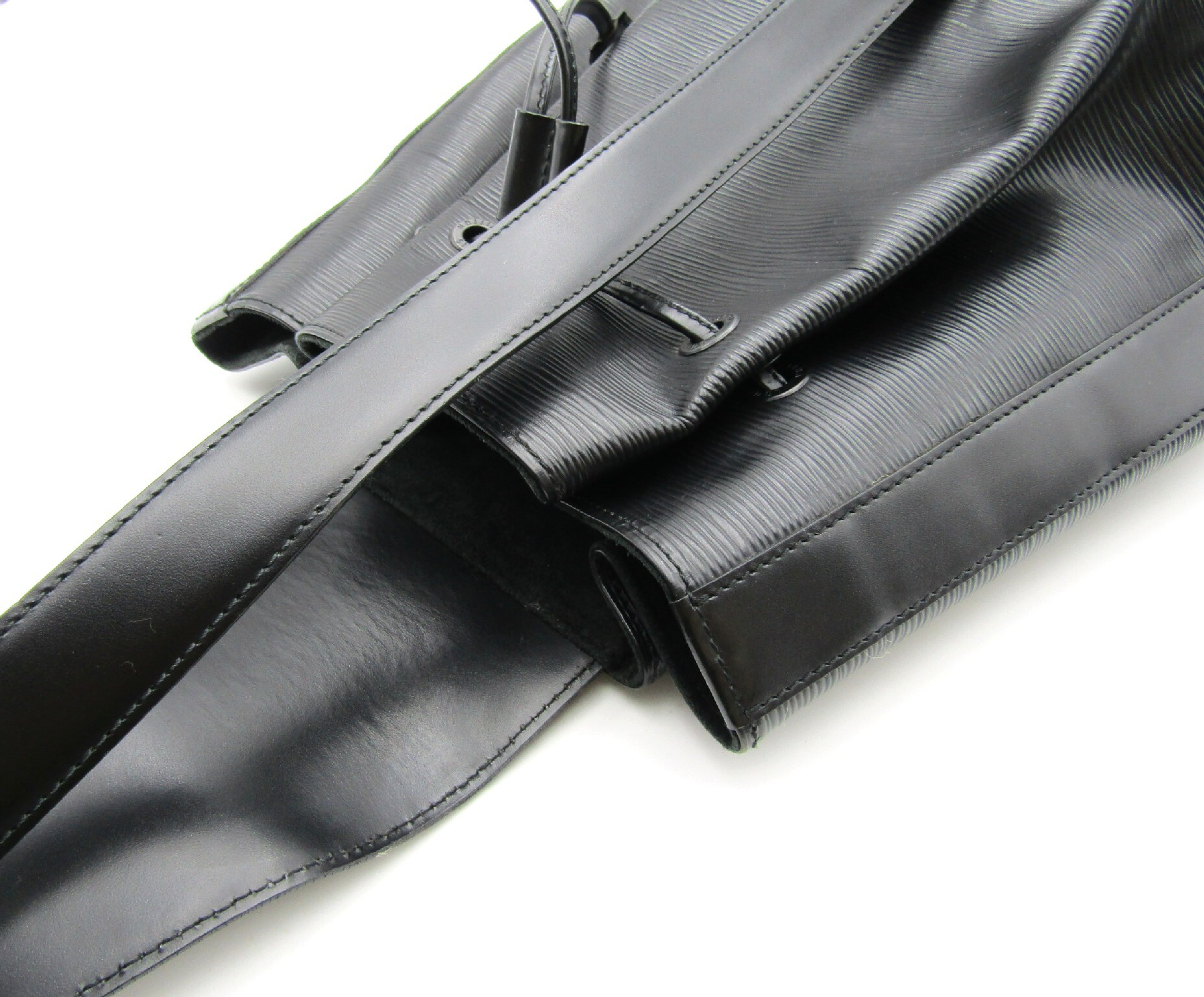 LV Sac à Dos Epi One Shoulder Bag Noir M80153 Shoulder Bag — view 4