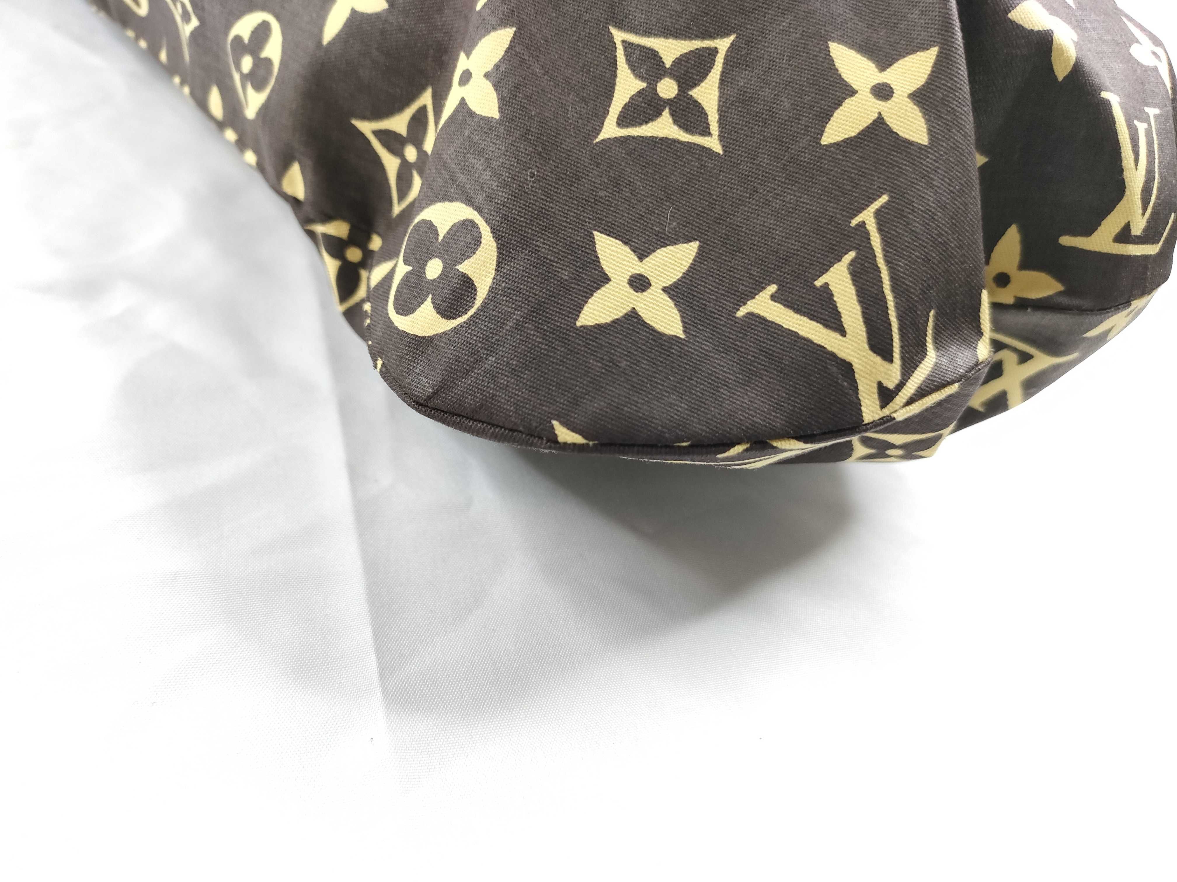 drawstring shoe bag and other accessories — view 3