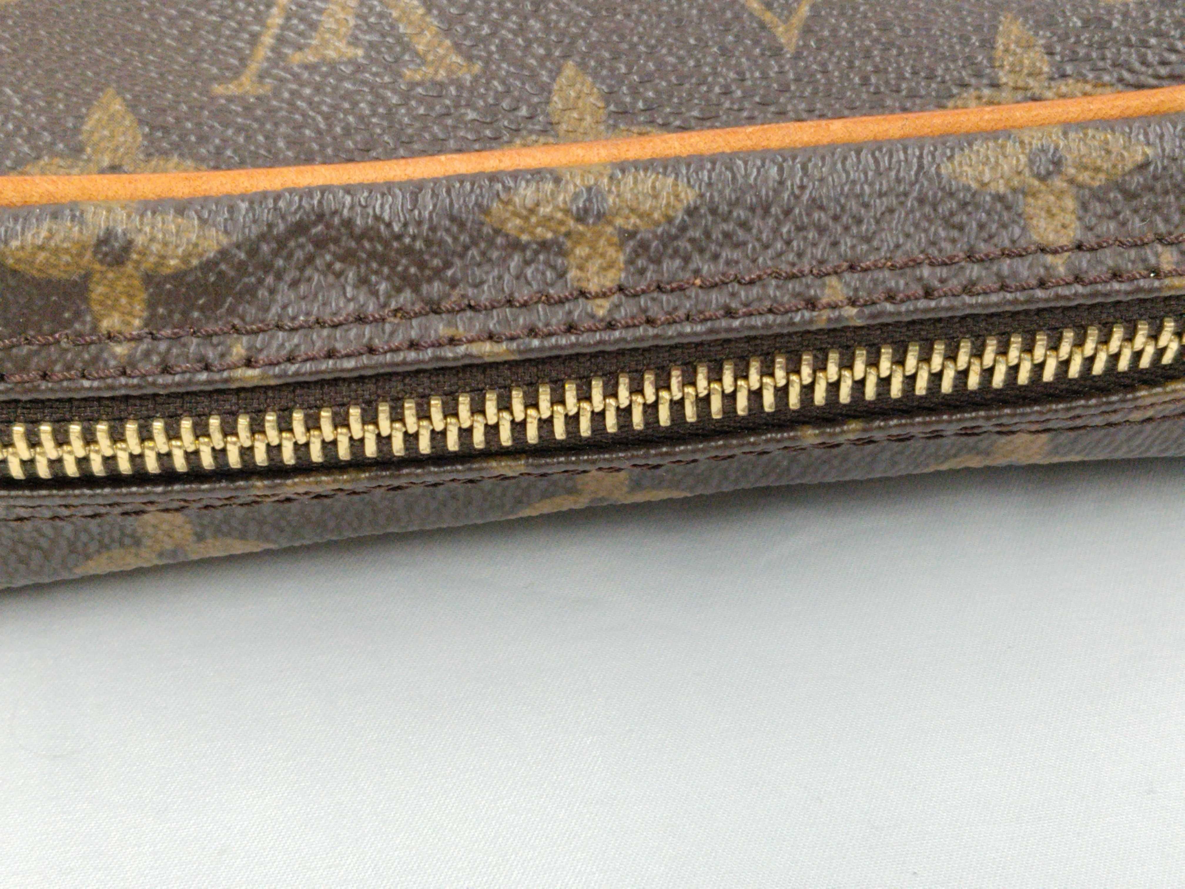 Monogram LV Monogram Pochette Marly Bandoulière Shoulder Bag — view 6