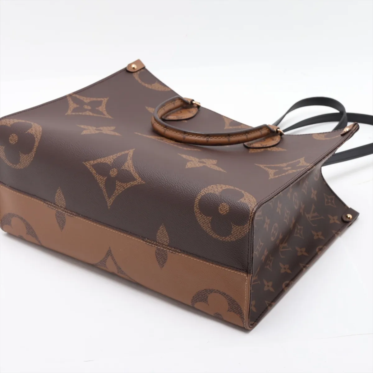 Giant Monogram Reverse OnTheGo MM M45321 LM0211 Brown (RFID detected) — view 3