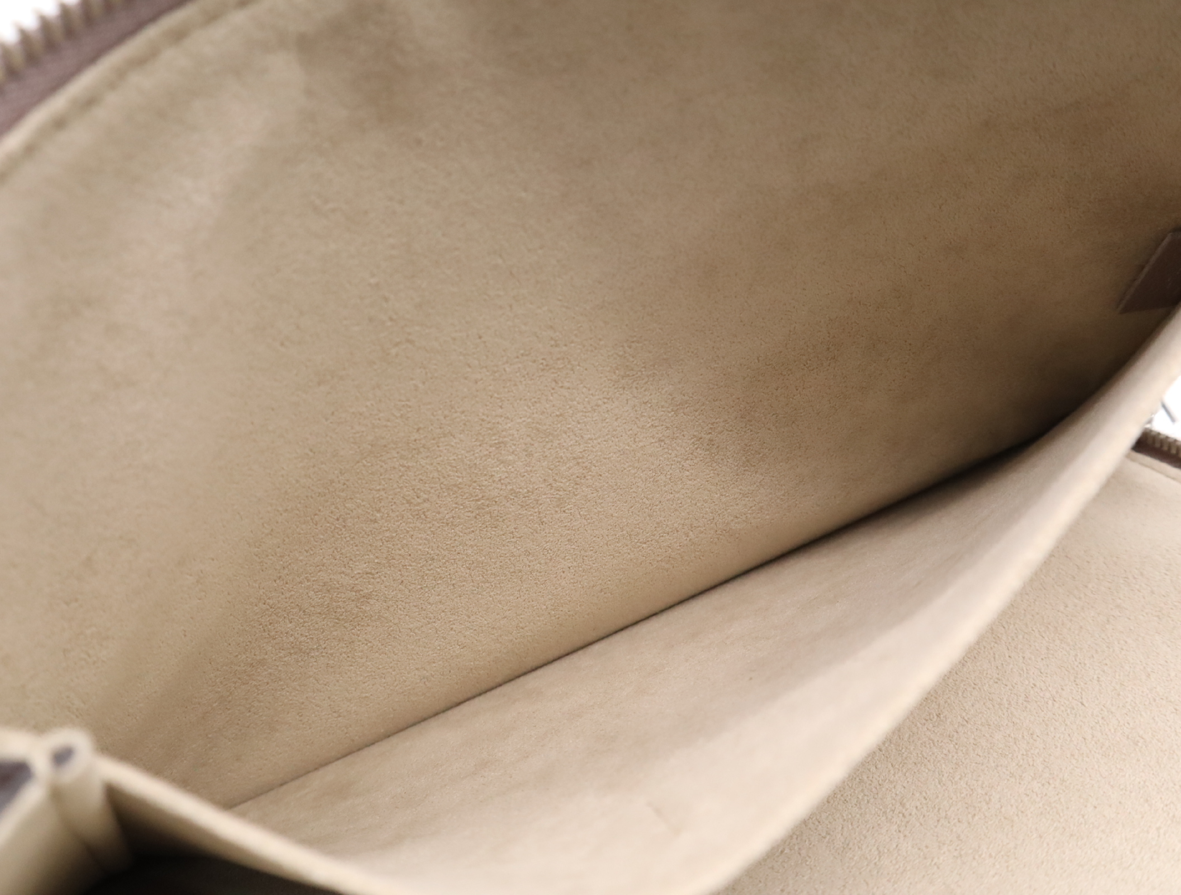 R99760 Taurillon Pochette Jour Taupe Second Bag — view 11