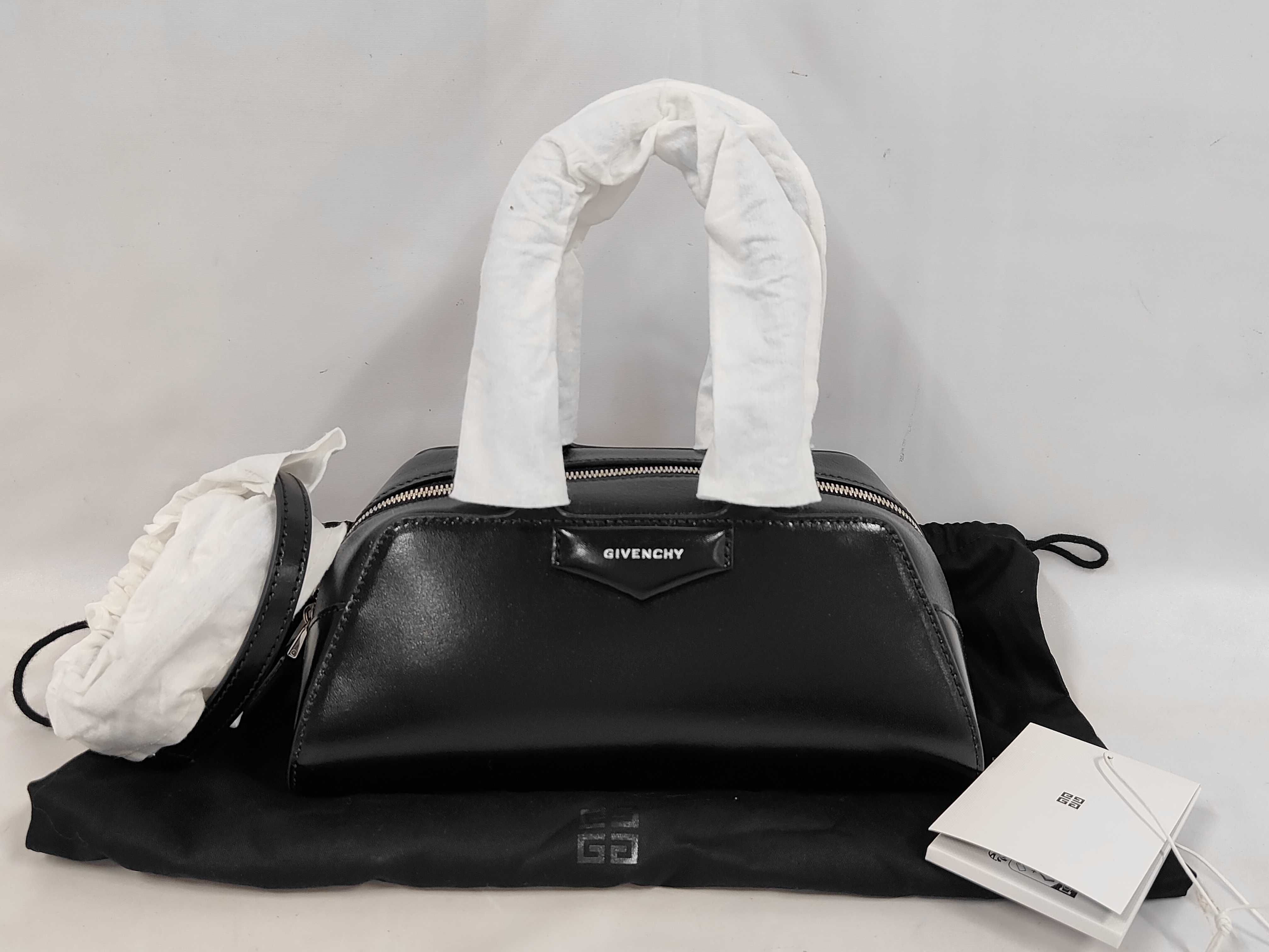 Antigona East West Shoulder Bag/Handbag