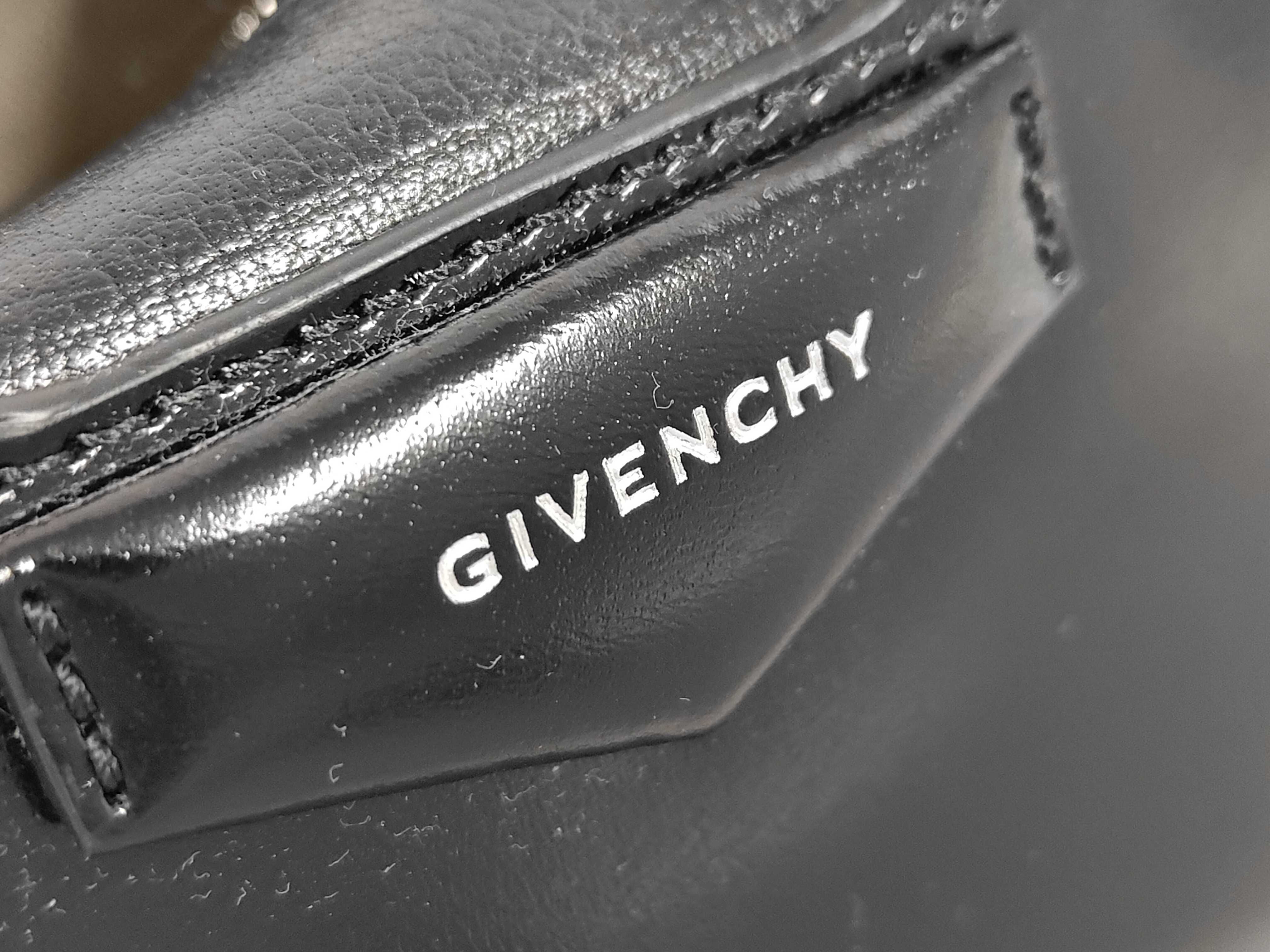 Antigona East West Shoulder Bag/Handbag — view 10