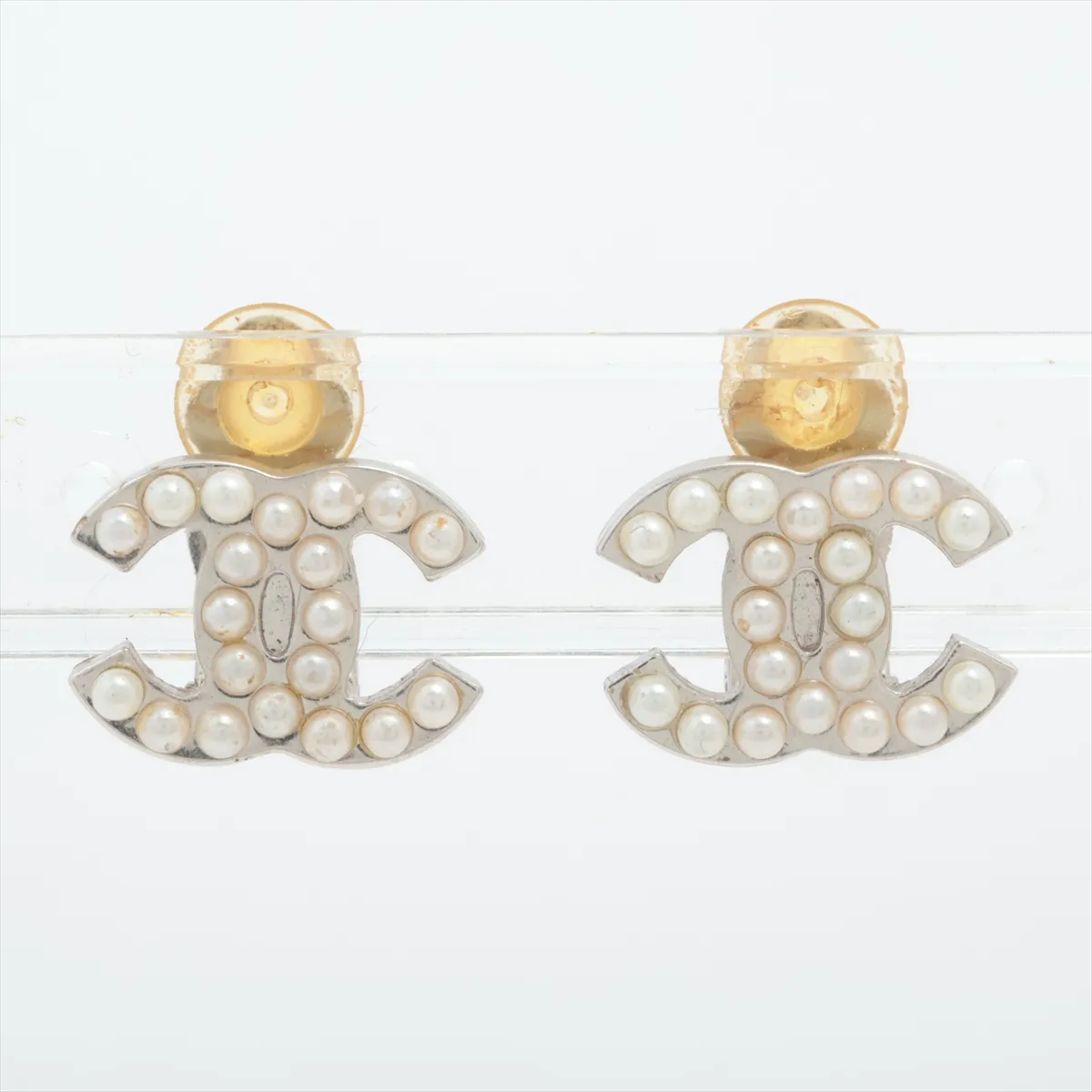 Coco Mark 05V Earrings (for both ears) Metal x Faux Pearl Silver. Shows wear, tarnishing,