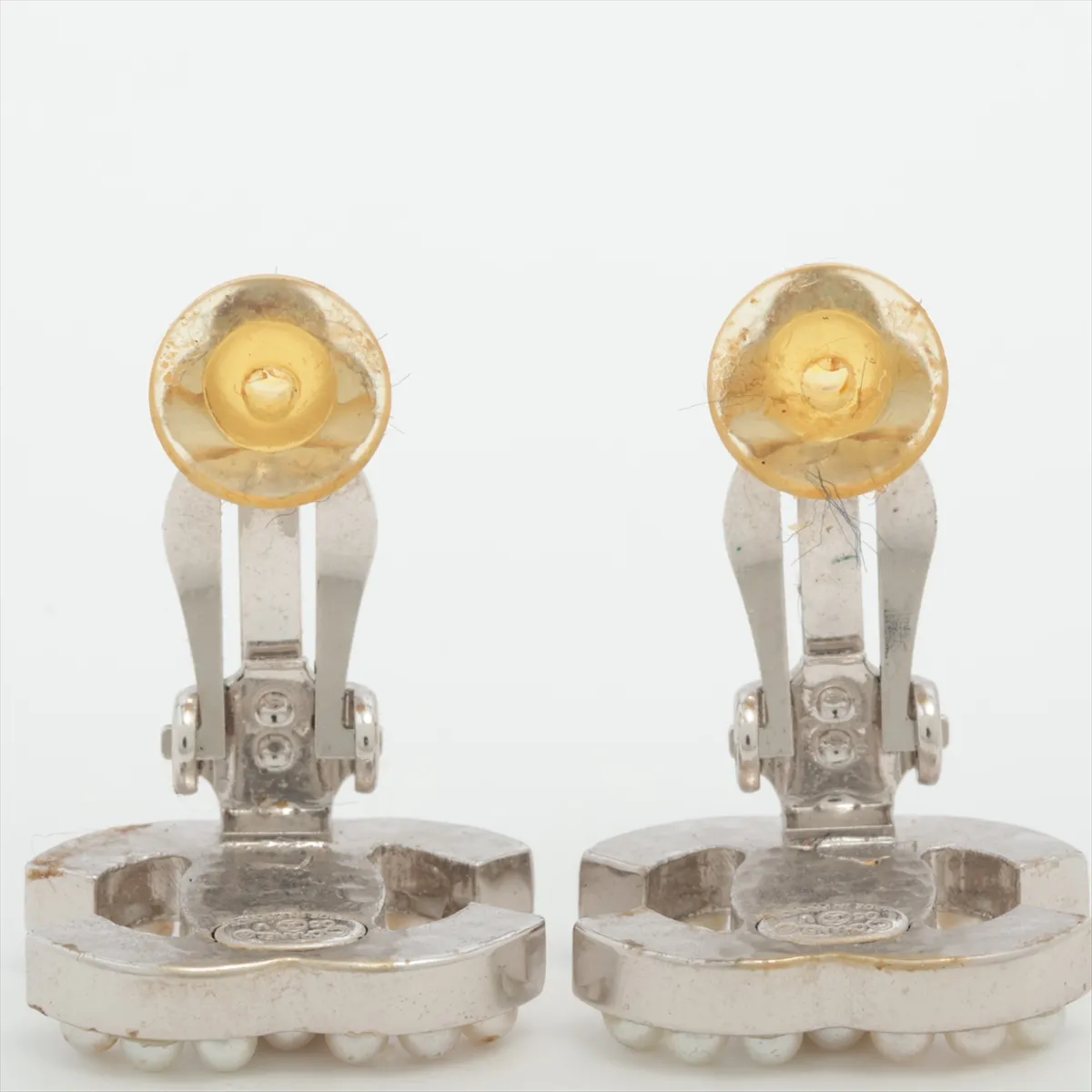 Coco Mark 05V Earrings (for both ears) Metal x Faux Pearl Silver. Shows wear, tarnishing, — view 4