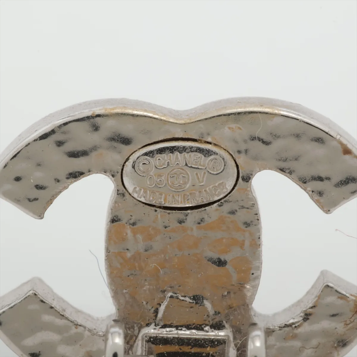 Coco Mark 05V Earrings (for both ears) Metal x Faux Pearl Silver. Shows wear, tarnishing, — view 5